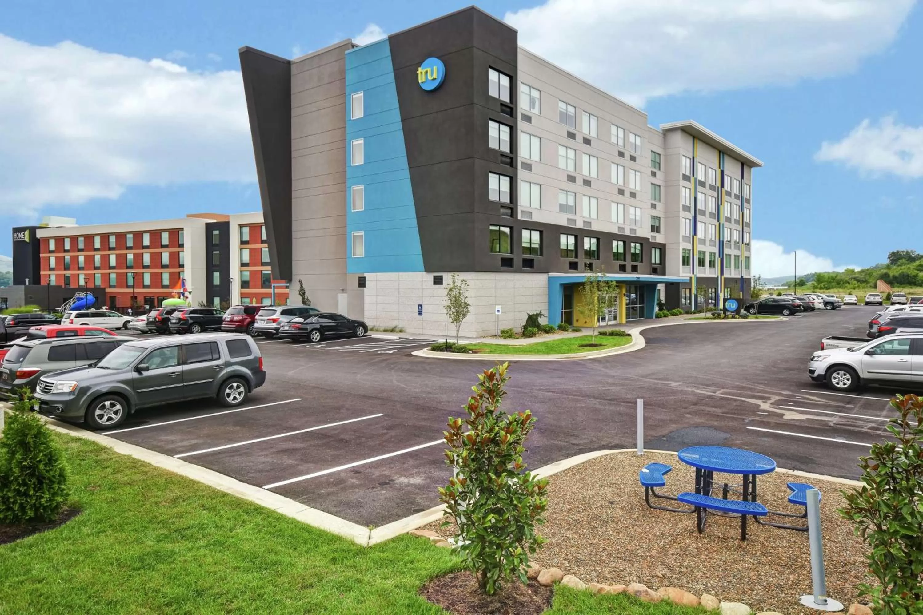 Property building in Tru By Hilton Pigeon Forge