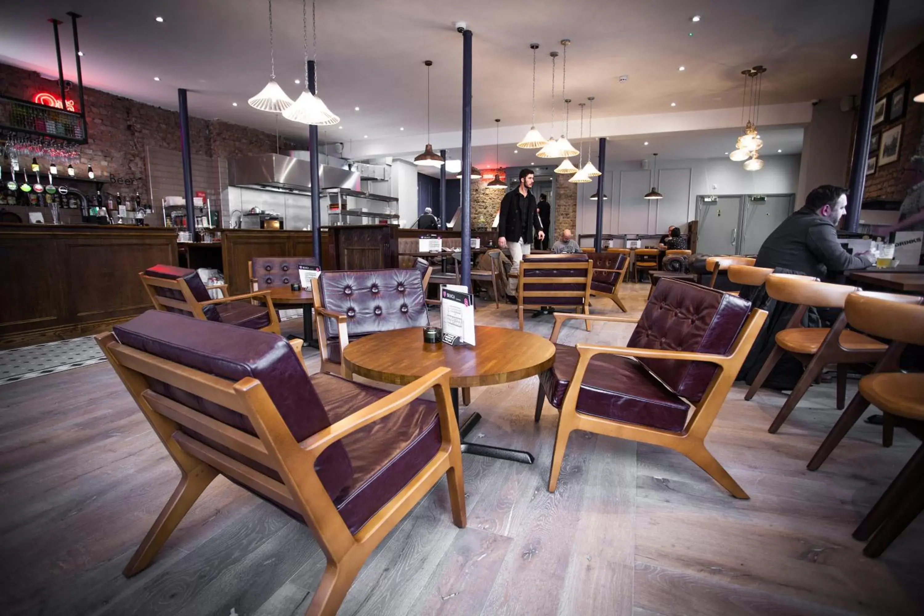 Lounge or bar, Restaurant/Places to Eat in PubLove @ The Crown, Battersea