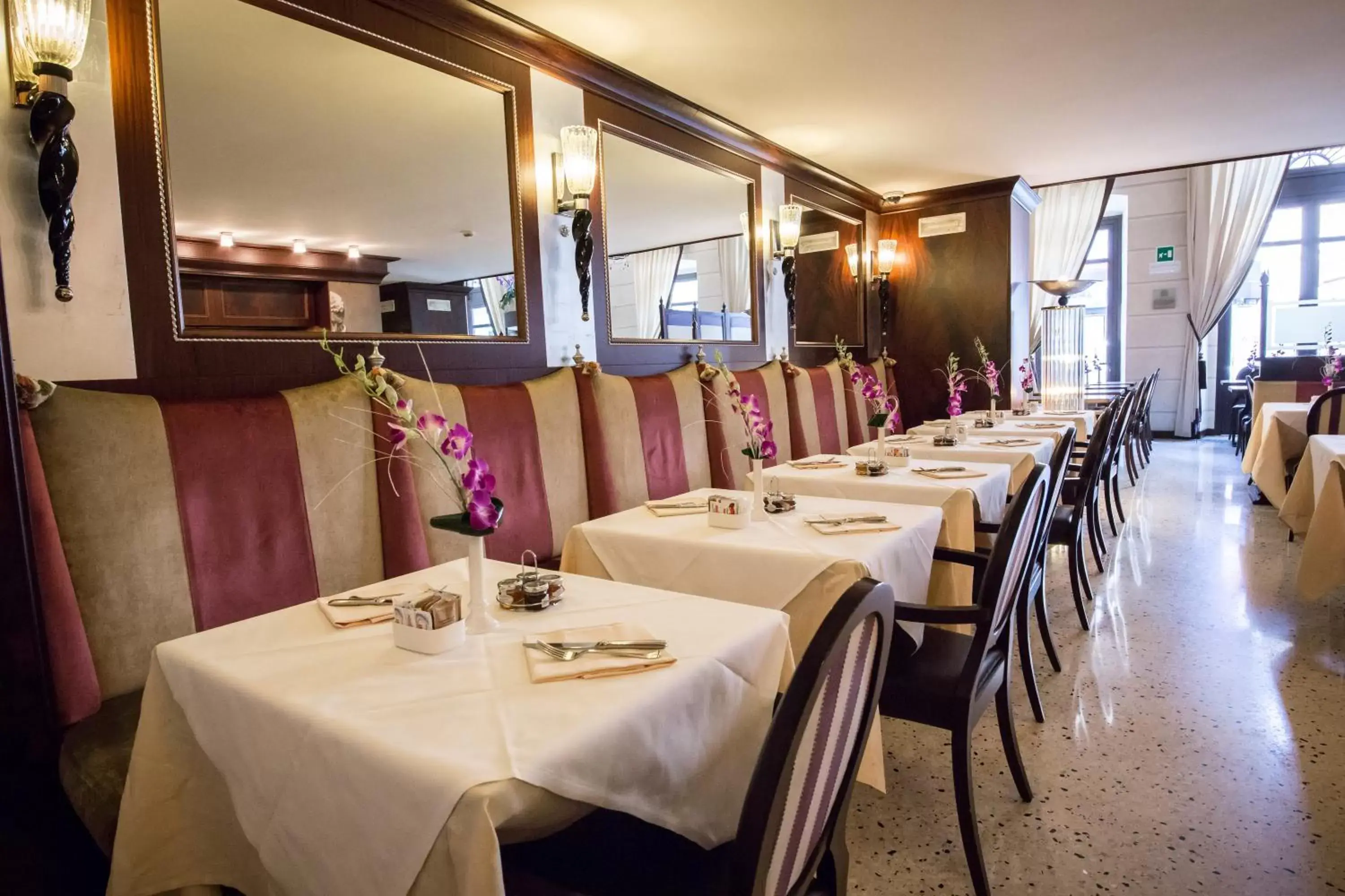 Restaurant/Places to Eat in Victoria Hotel Letterario