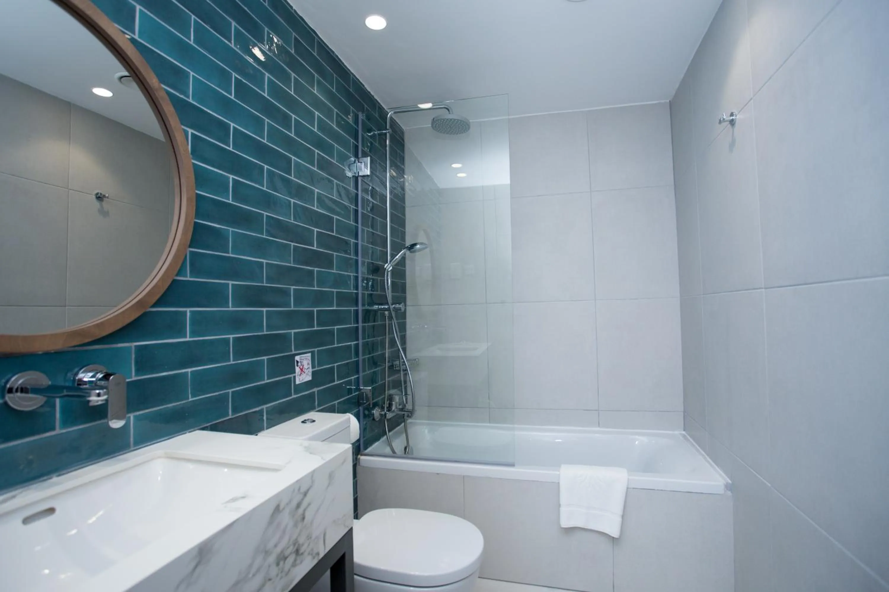 Bathroom in Mandali Hotel