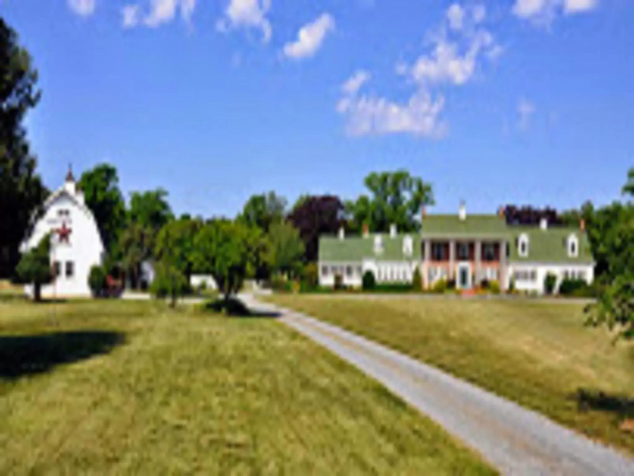 Facade/entrance in Inn at Huntingfield Creek