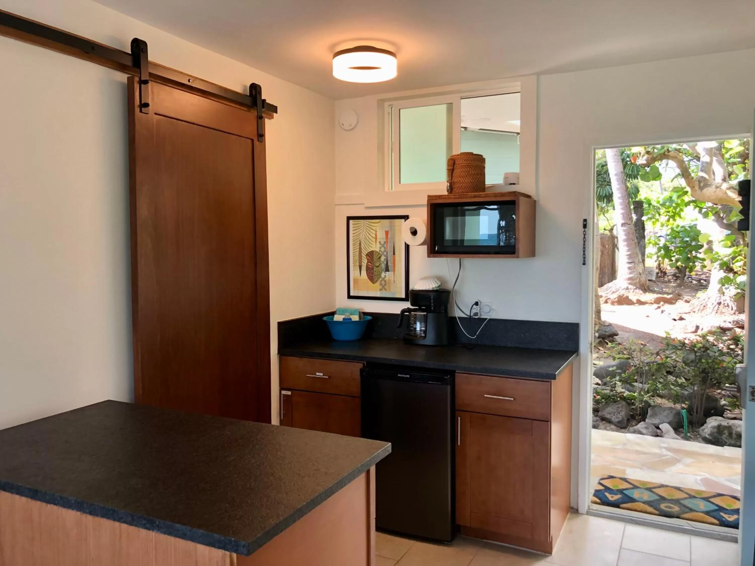 Kitchen or kitchenette, Kitchen/Kitchenette in Kona Tiki Hotel