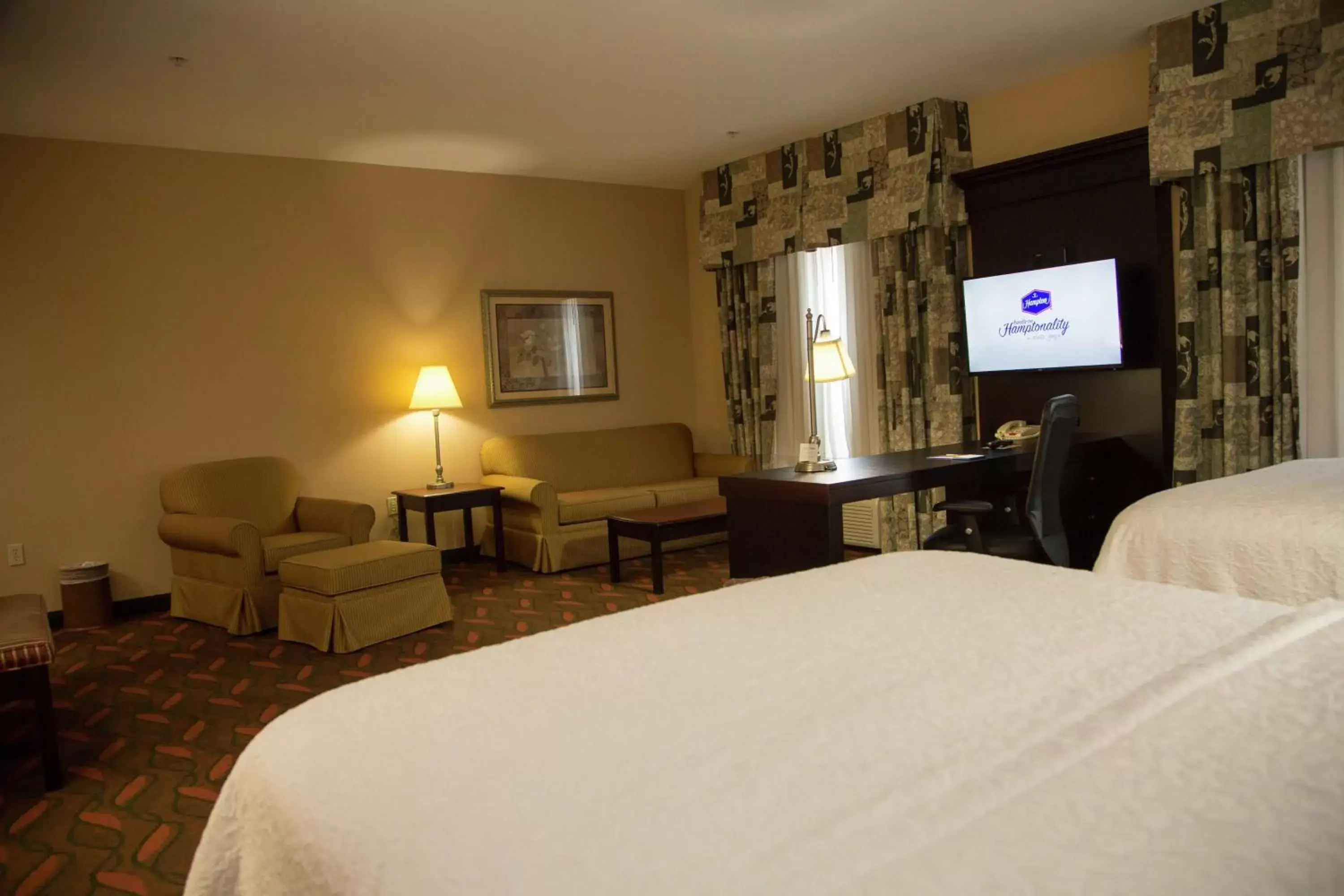 Bedroom, TV/Entertainment Center in Hampton Inn & Suites Houston Rosenberg