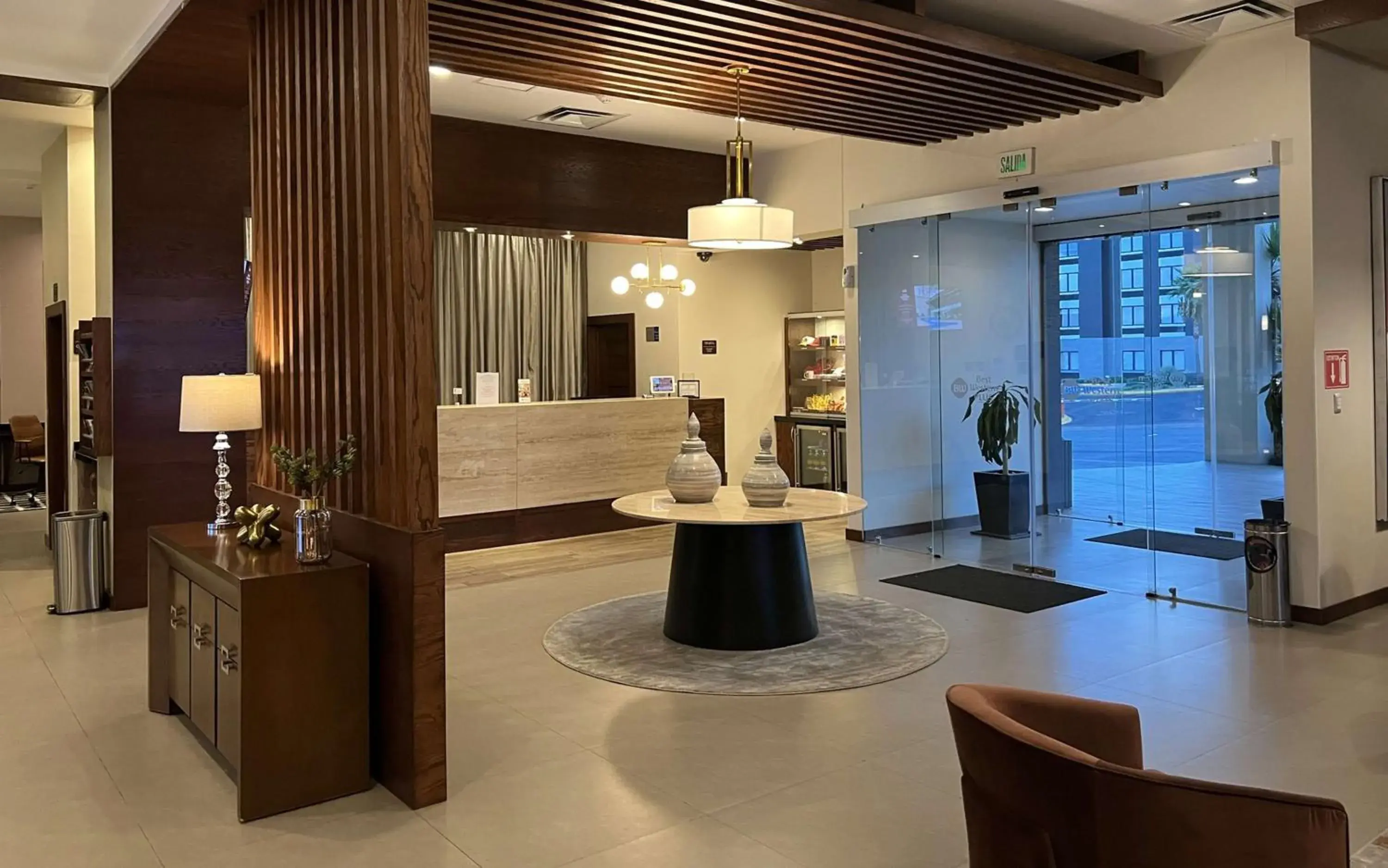 Lobby or reception in Best Western Plus Chihuahua Juventud Lobby or reception in Best Western Plus Chihuahua Juventud