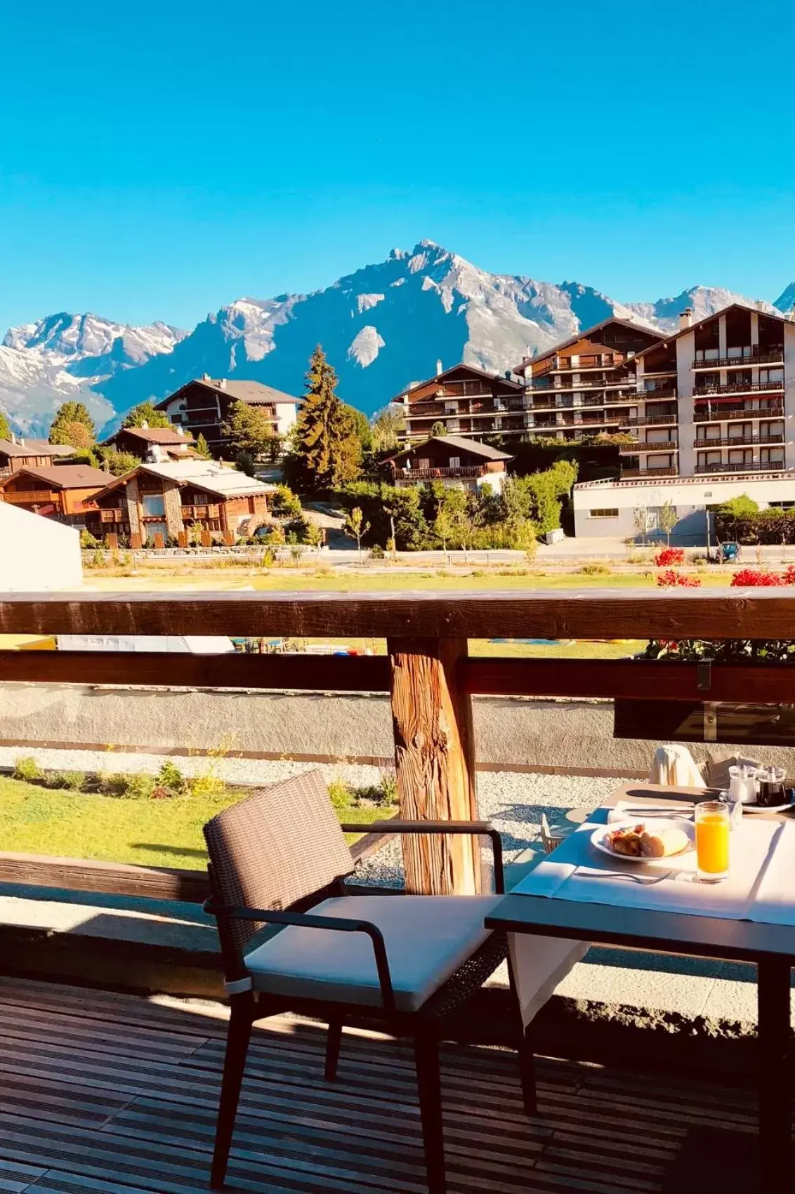 Breakfast in Nendaz 4 Vallées & SPA 4* Superior