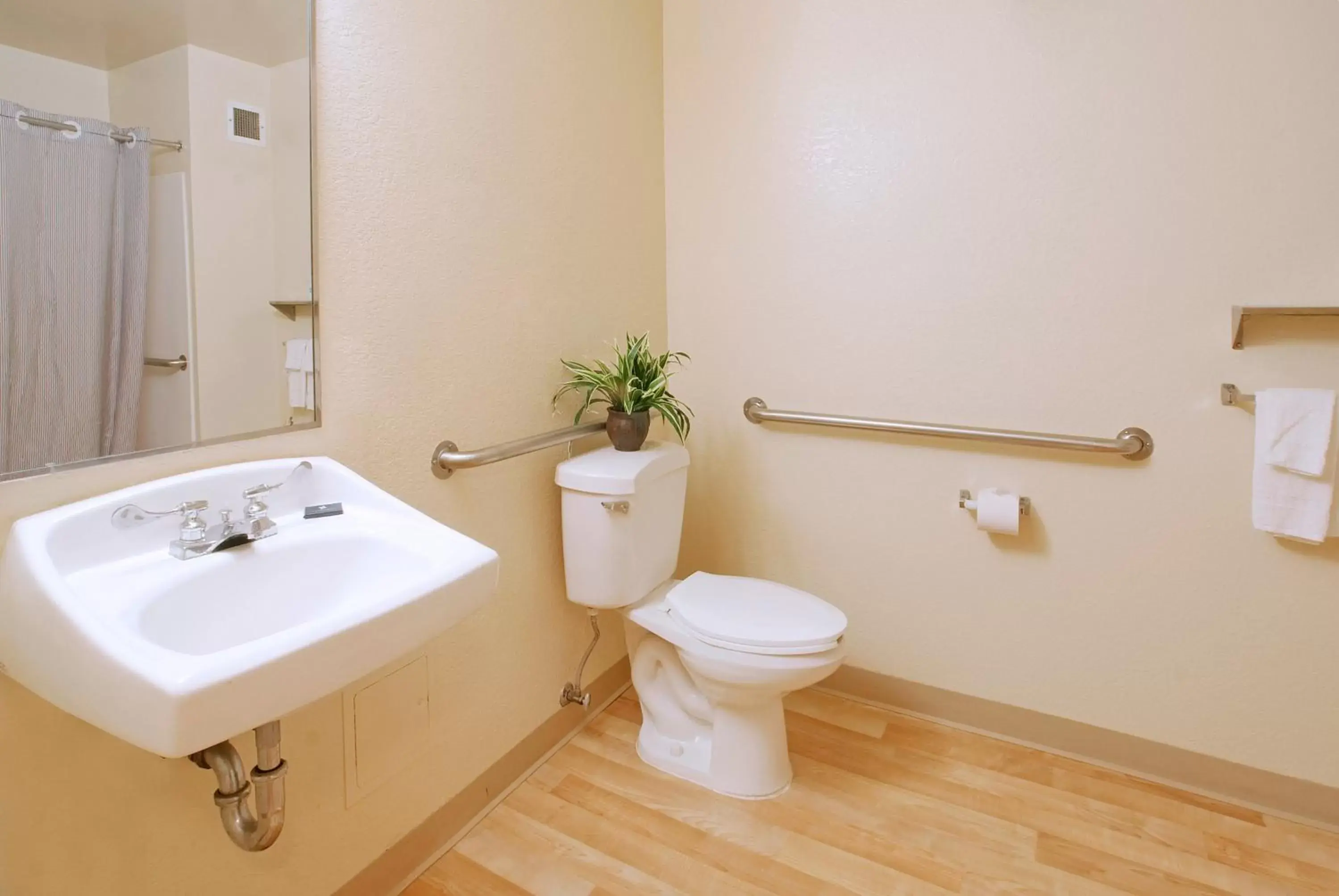 Toilet, Bathroom in Extended Stay America Suites - Cincinnati - Blue Ash - Kenwood Road