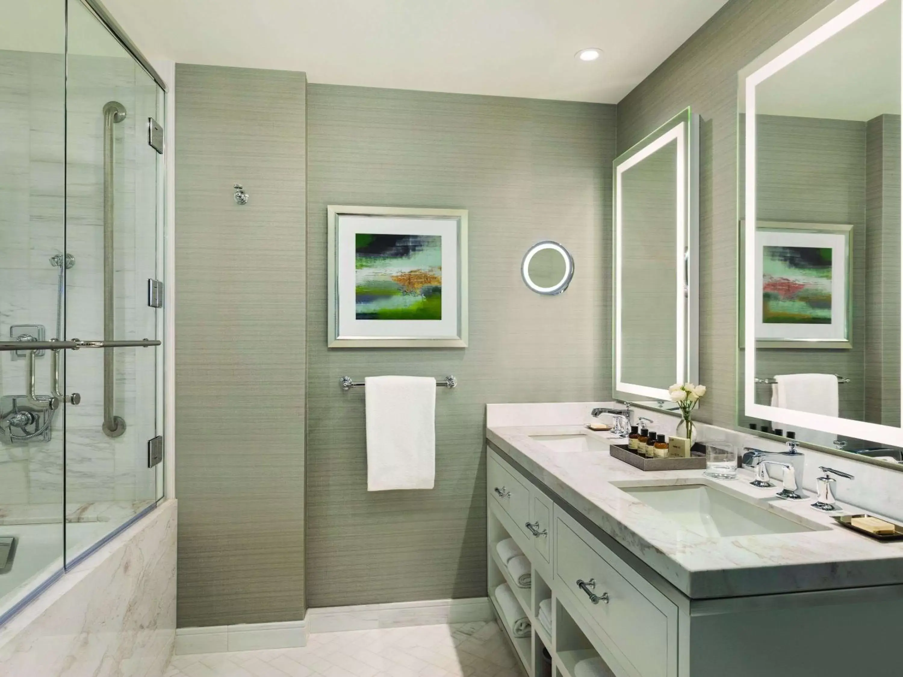 Bathroom in Fairmont Le Chateau Frontenac