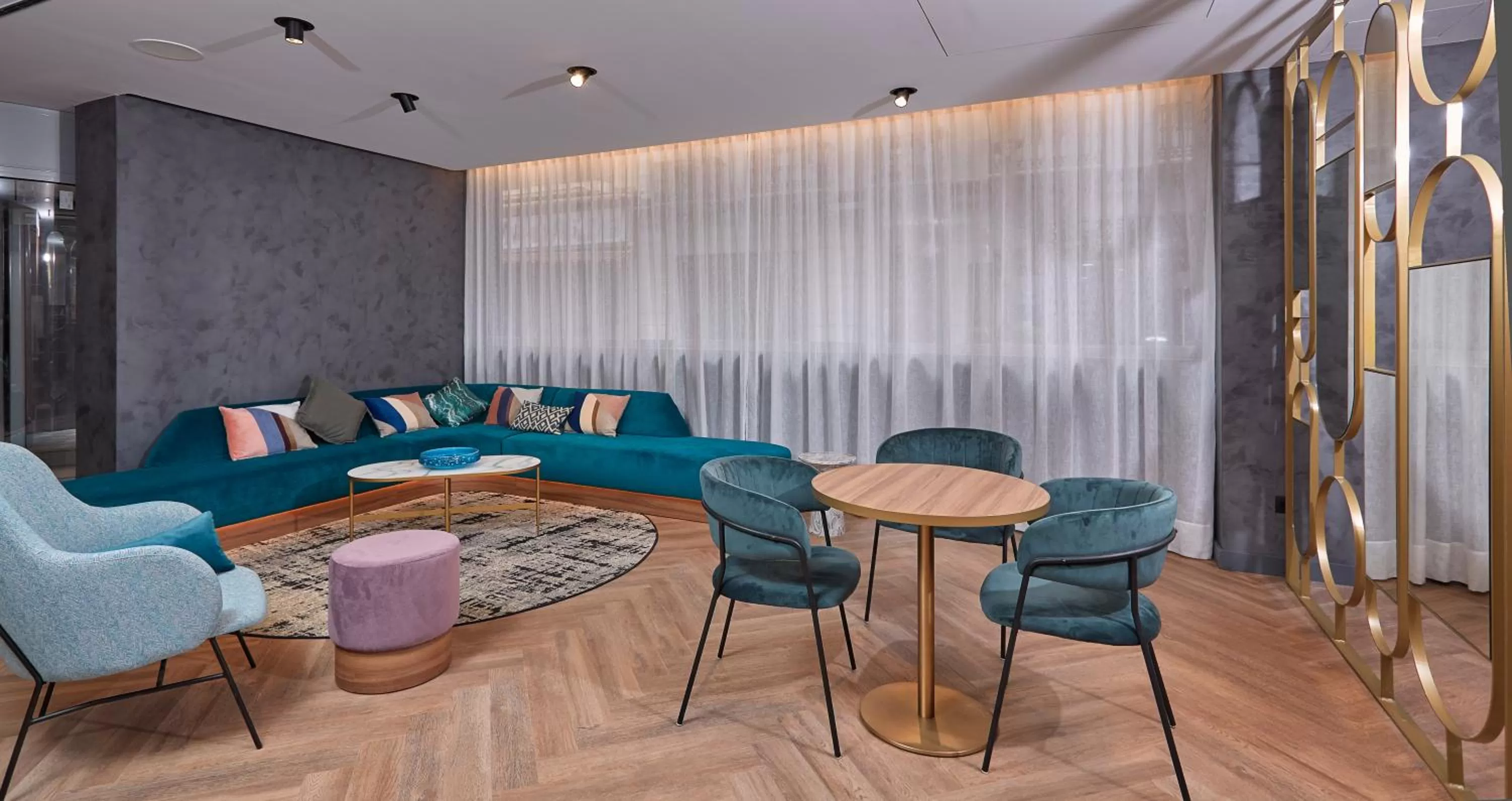 Lobby or reception in Occidental Alicante