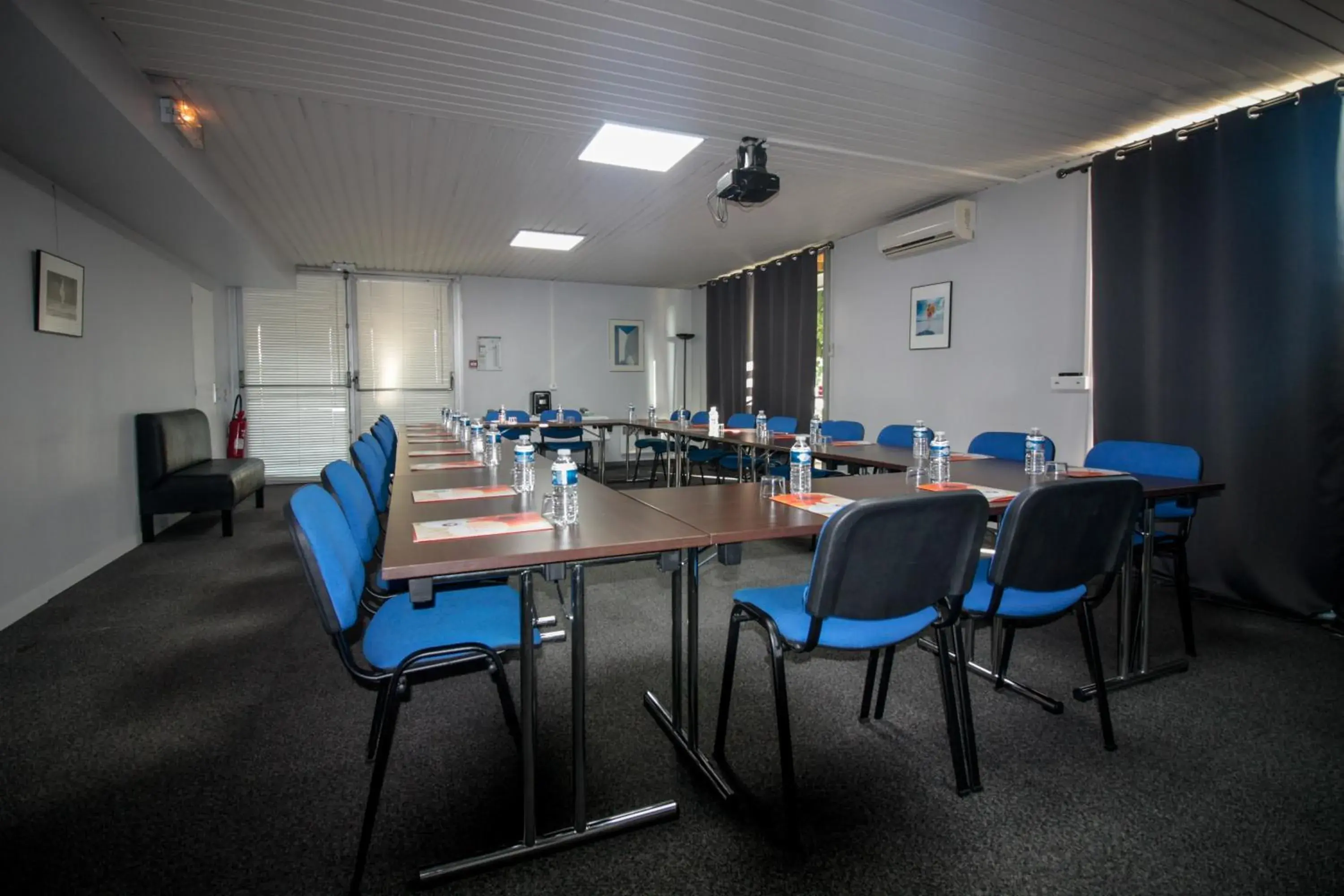 Meeting/conference room in The Originals City, Hôtel du Phare, Bordeaux Mérignac (Inter-Hotel)