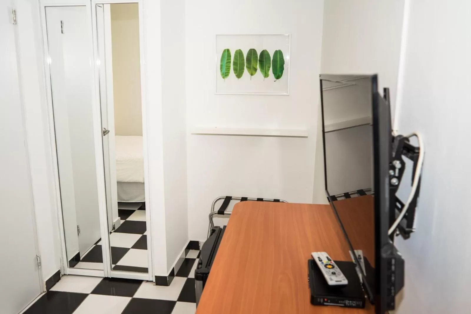 Photo of the whole room, Fitness Center/Facilities in Navona Studios