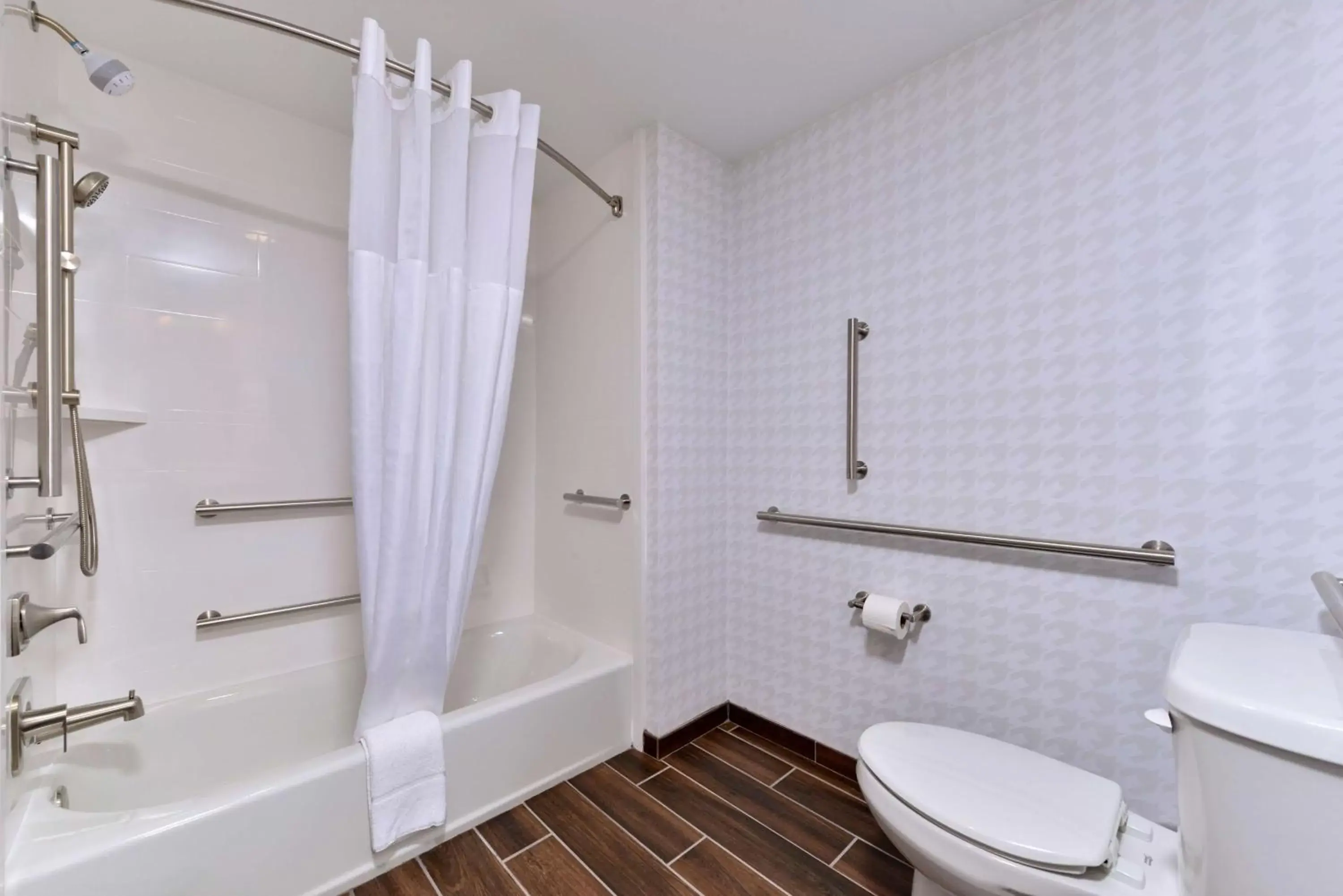 Bathroom in Hampton Inn & Suites Greensboro Downtown, Nc