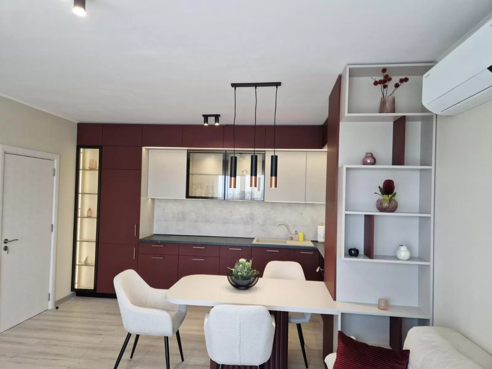 Kitchen or kitchenette in PAPAYA APARTMENTS