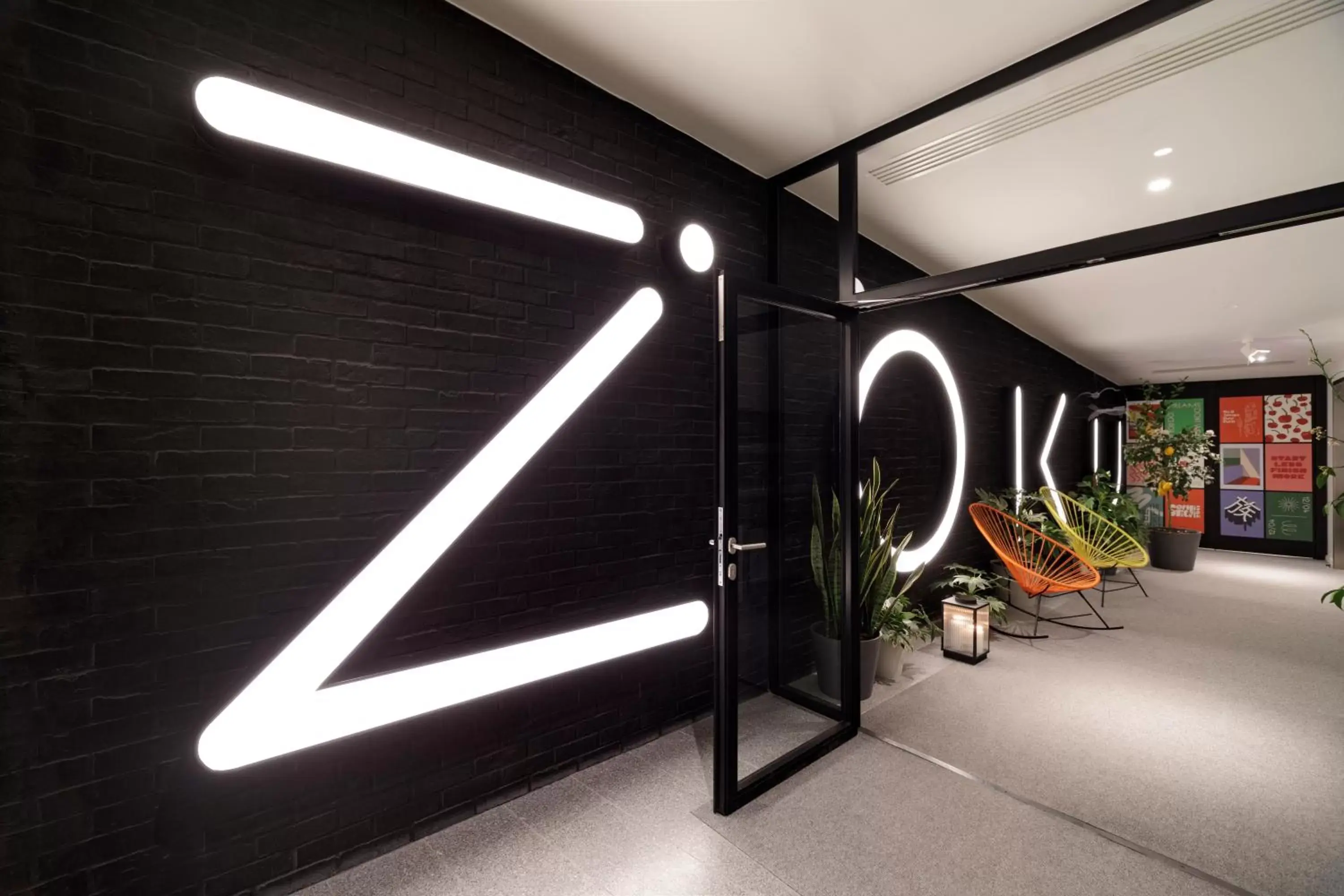 Facade/entrance, Lobby/Reception in Zoku Paris