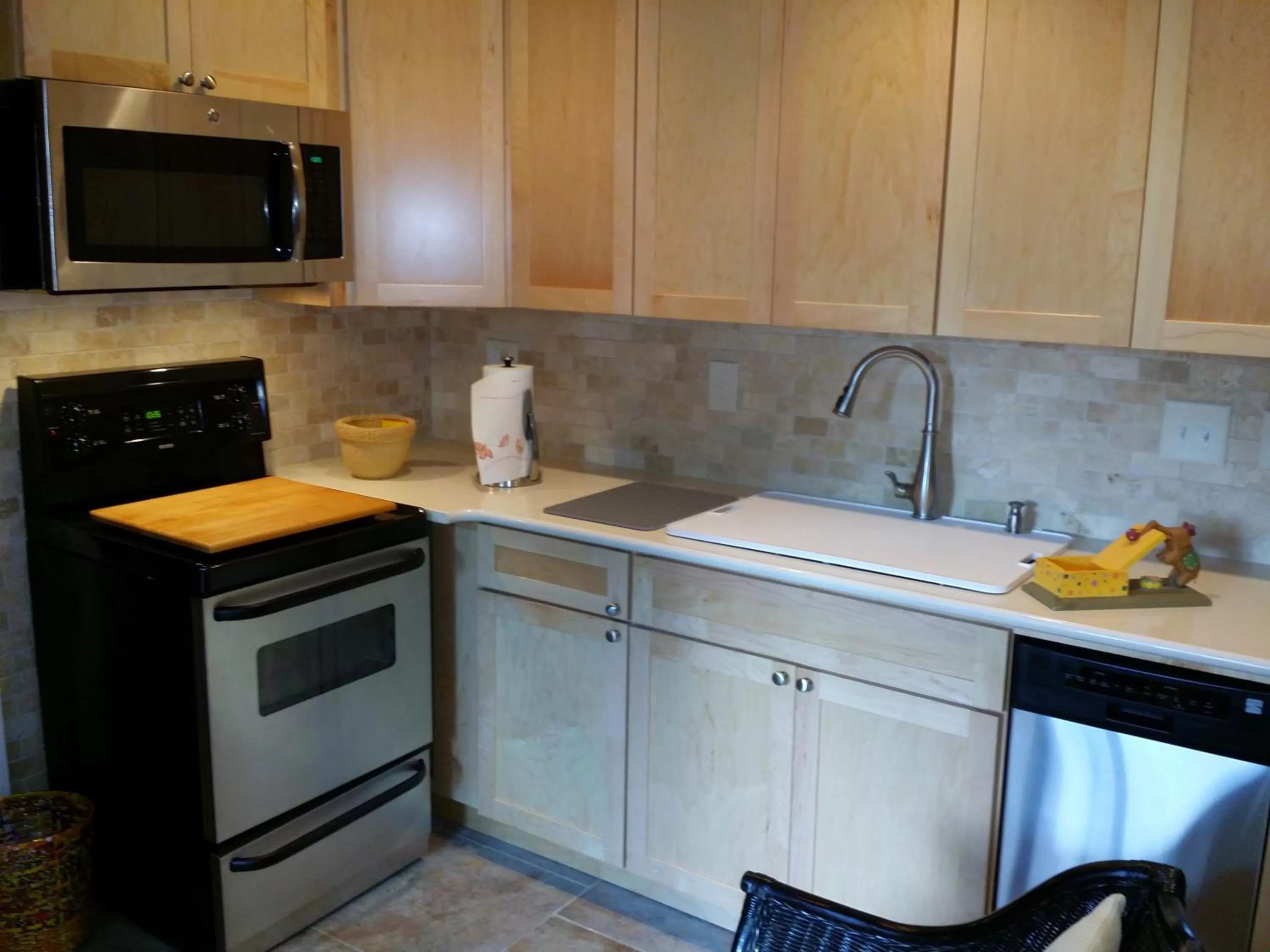 Kitchen/Kitchenette in Ann Arbor Bed and Breakfast