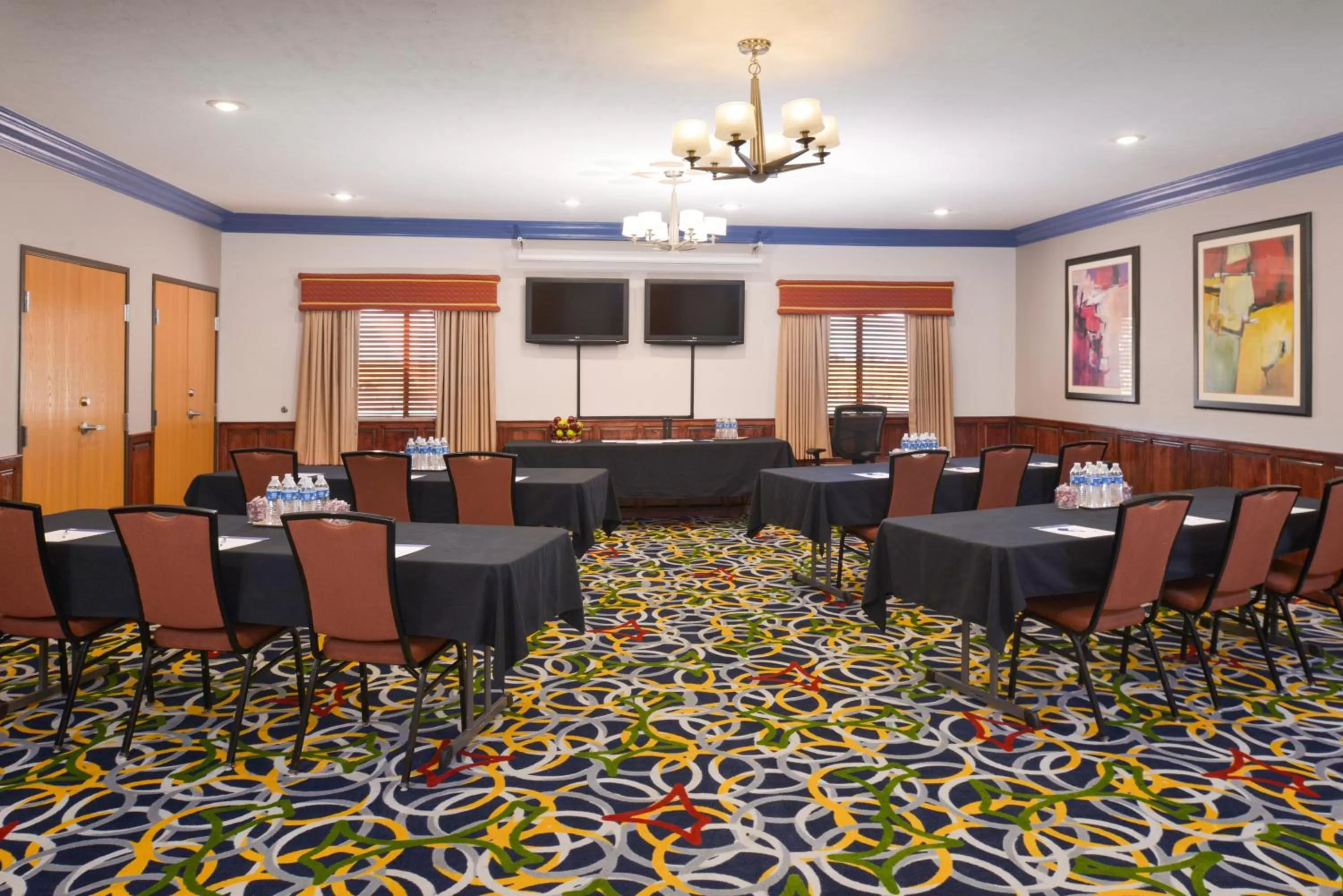 Meeting/conference room in Holiday Inn Express & Suites Alamosa by IHG