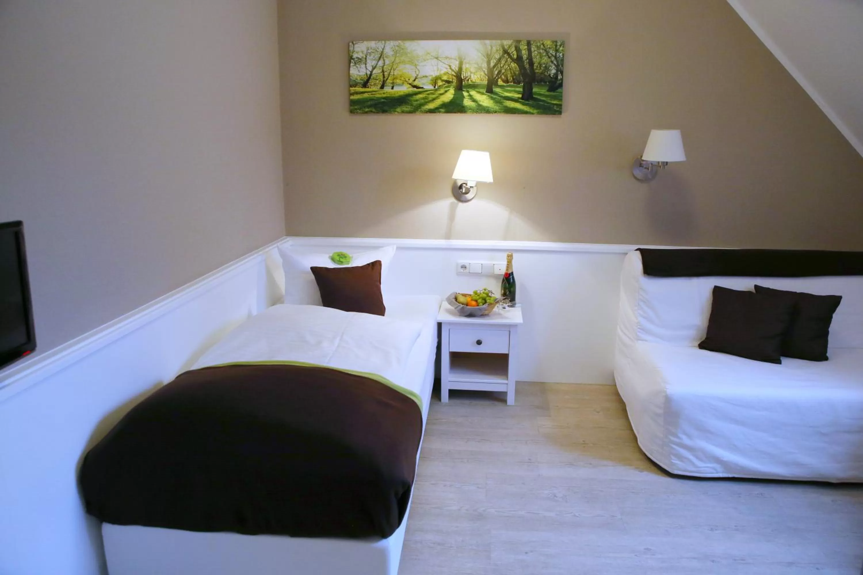 Photo of the whole room, Bed in Waldhotel Wilhelmshöhe