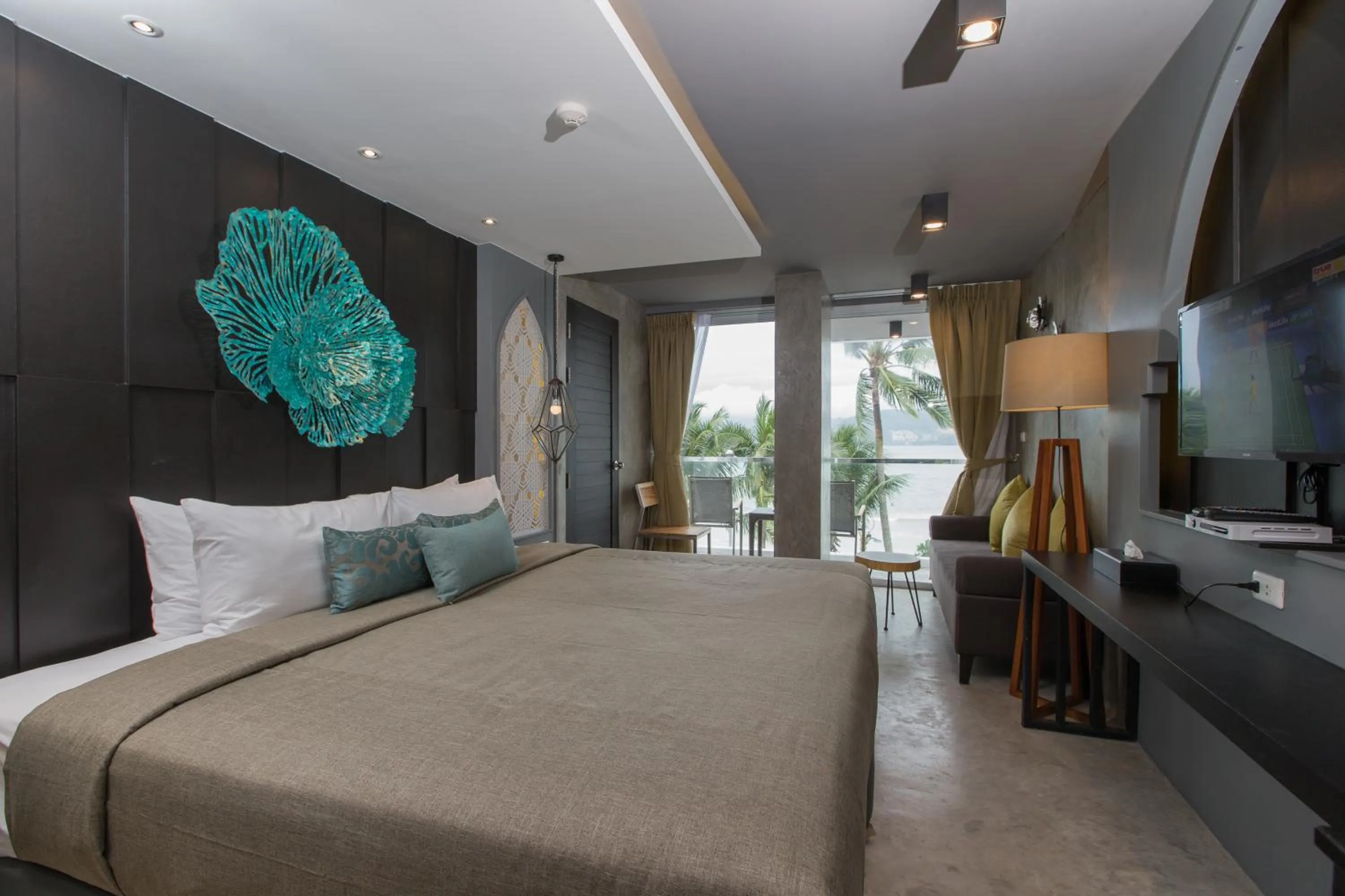 Bed in Patong Signature Boutique Hotel