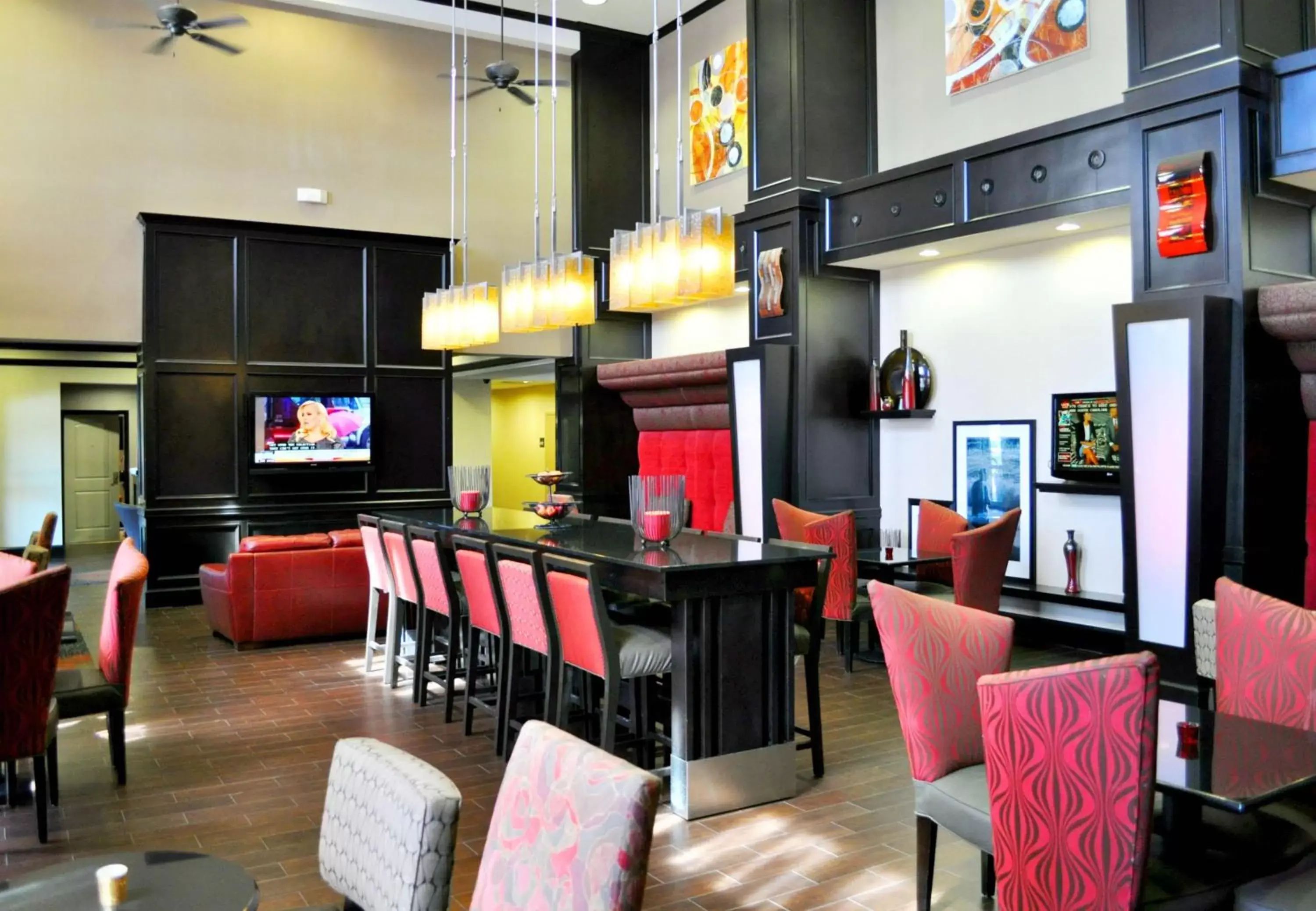 Restaurant/Places to Eat in Hampton Inn & Suites Bay City
