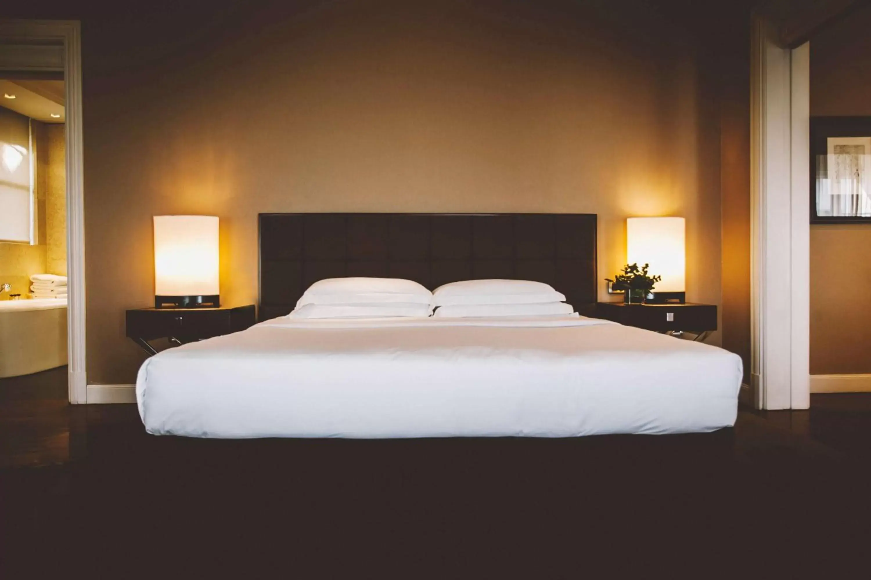 Photo of the whole room, Bed in Palacio Duhau - Park Hyatt Buenos Aires