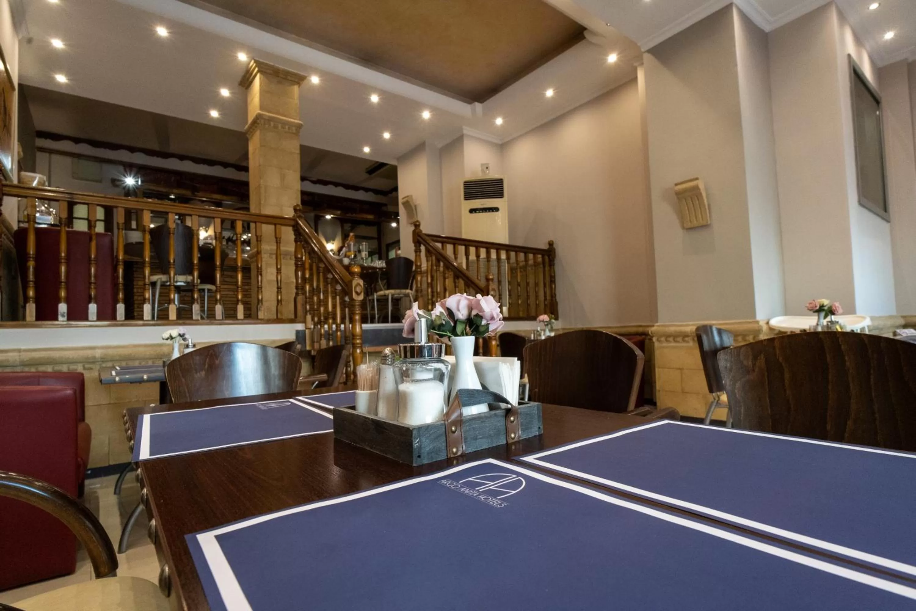 Restaurant/places to eat in Argo Hotel Piraeus