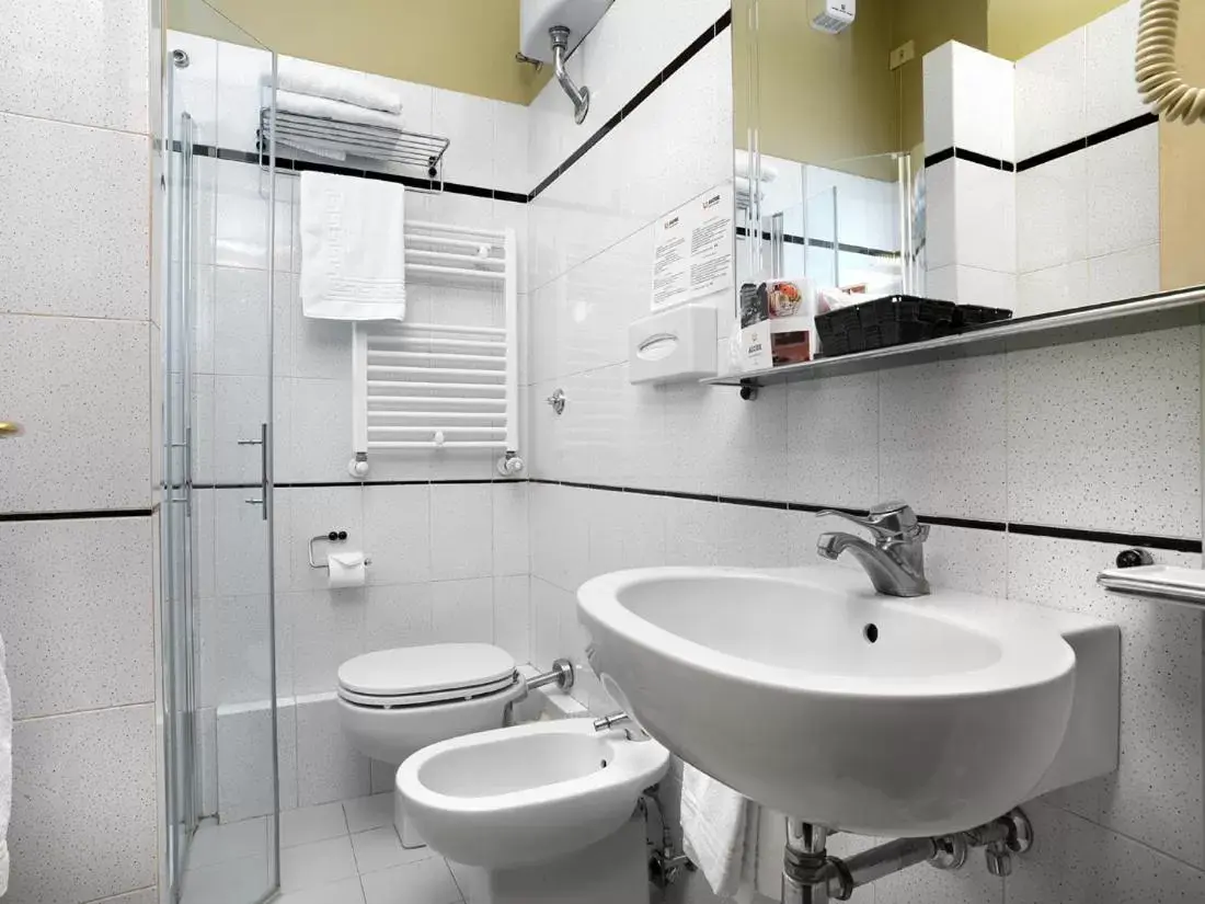 Bathroom in Hotel Ristorante Alcide