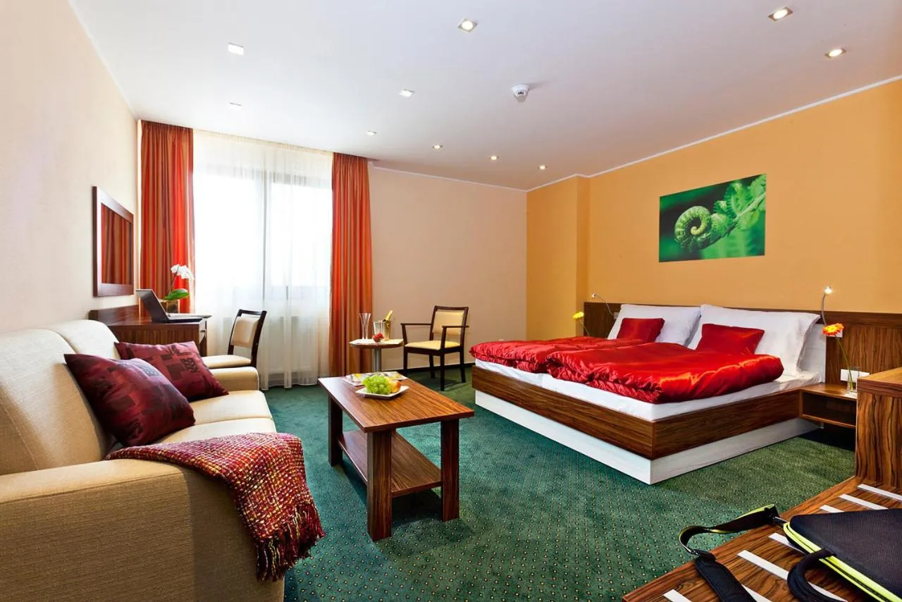 Photo of the whole room, Bed in Hotel Viktor