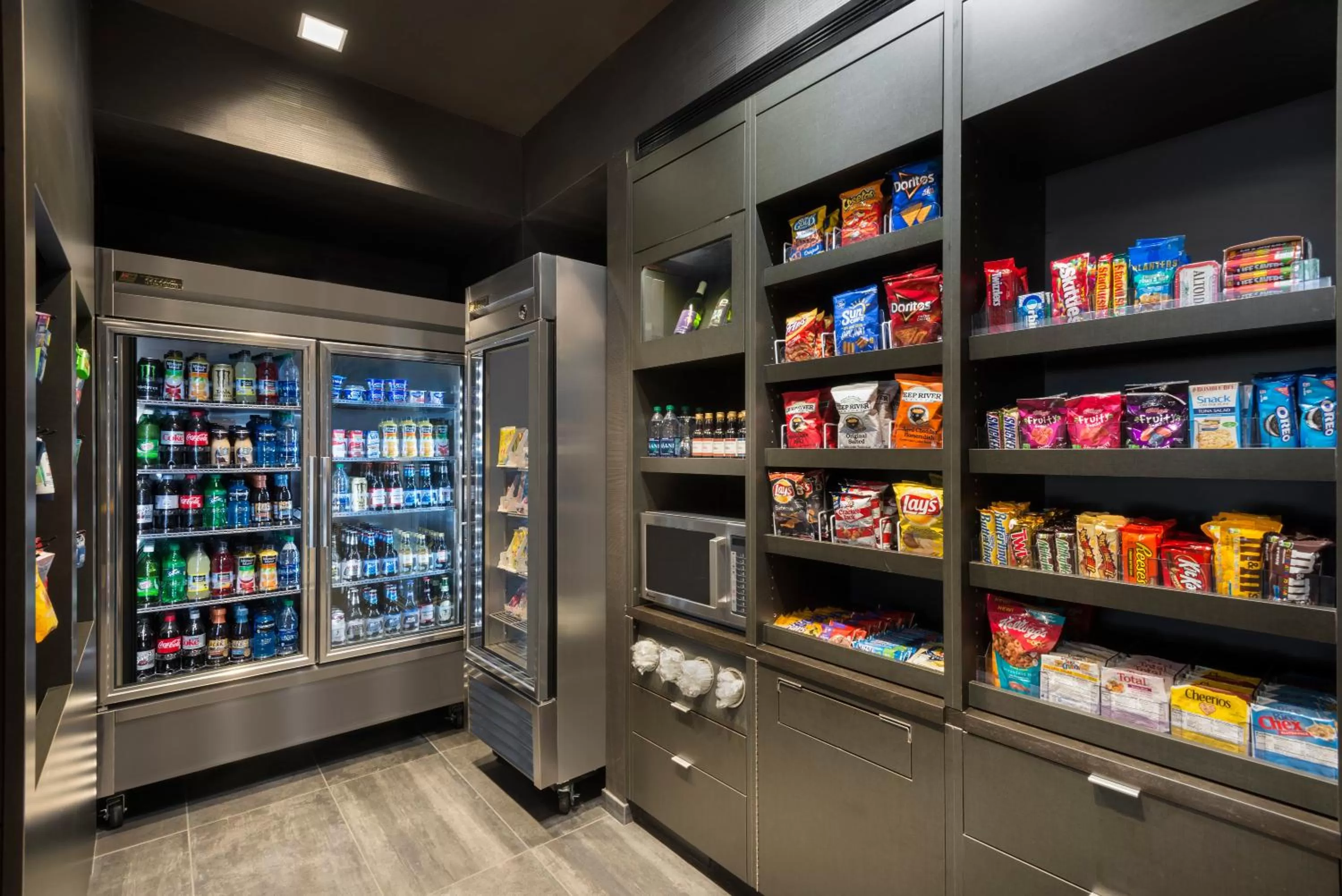 On-site shops in Wyndham Garden at Niagara Falls