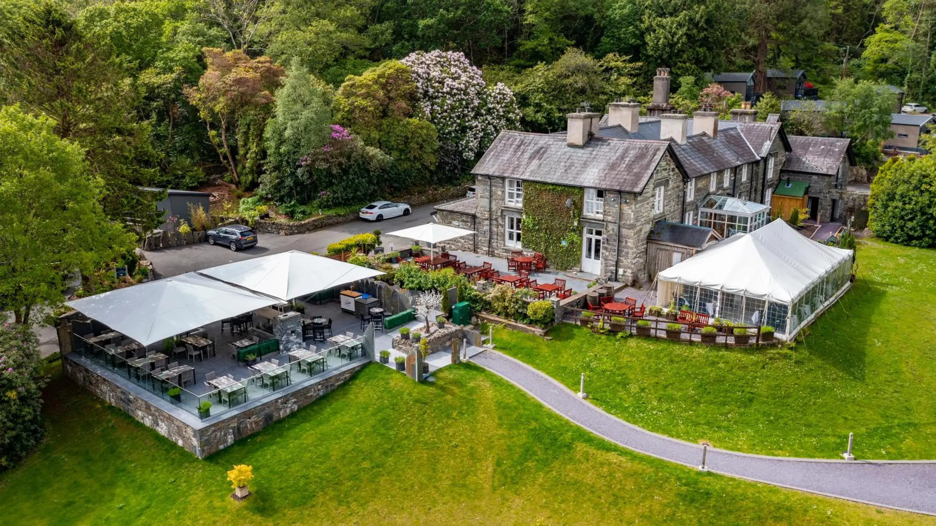 Property building, Bird's-eye View in Aberdunant Hall Country Hotel