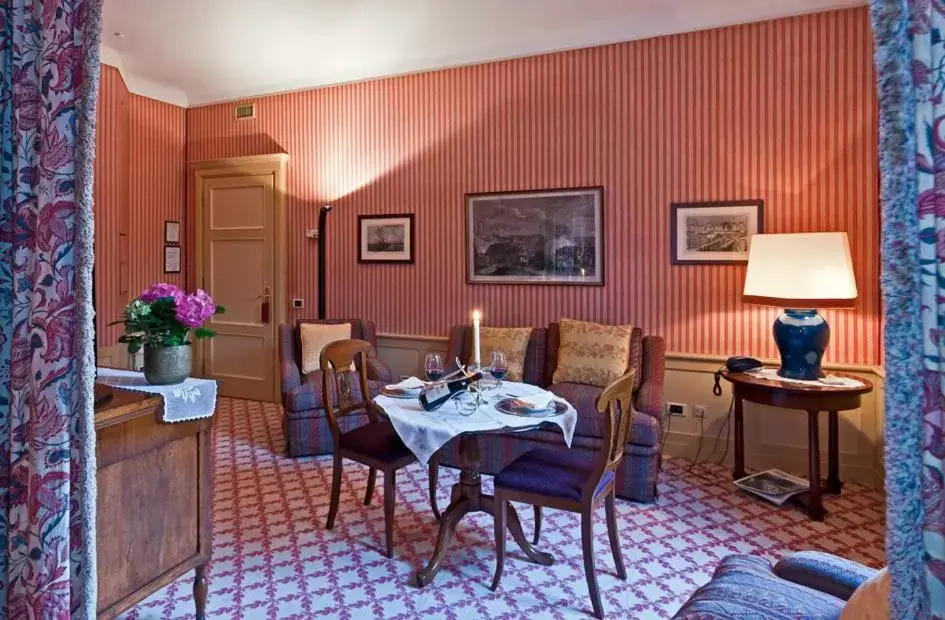 Living room, Dining Area in Resort Dei Limoni