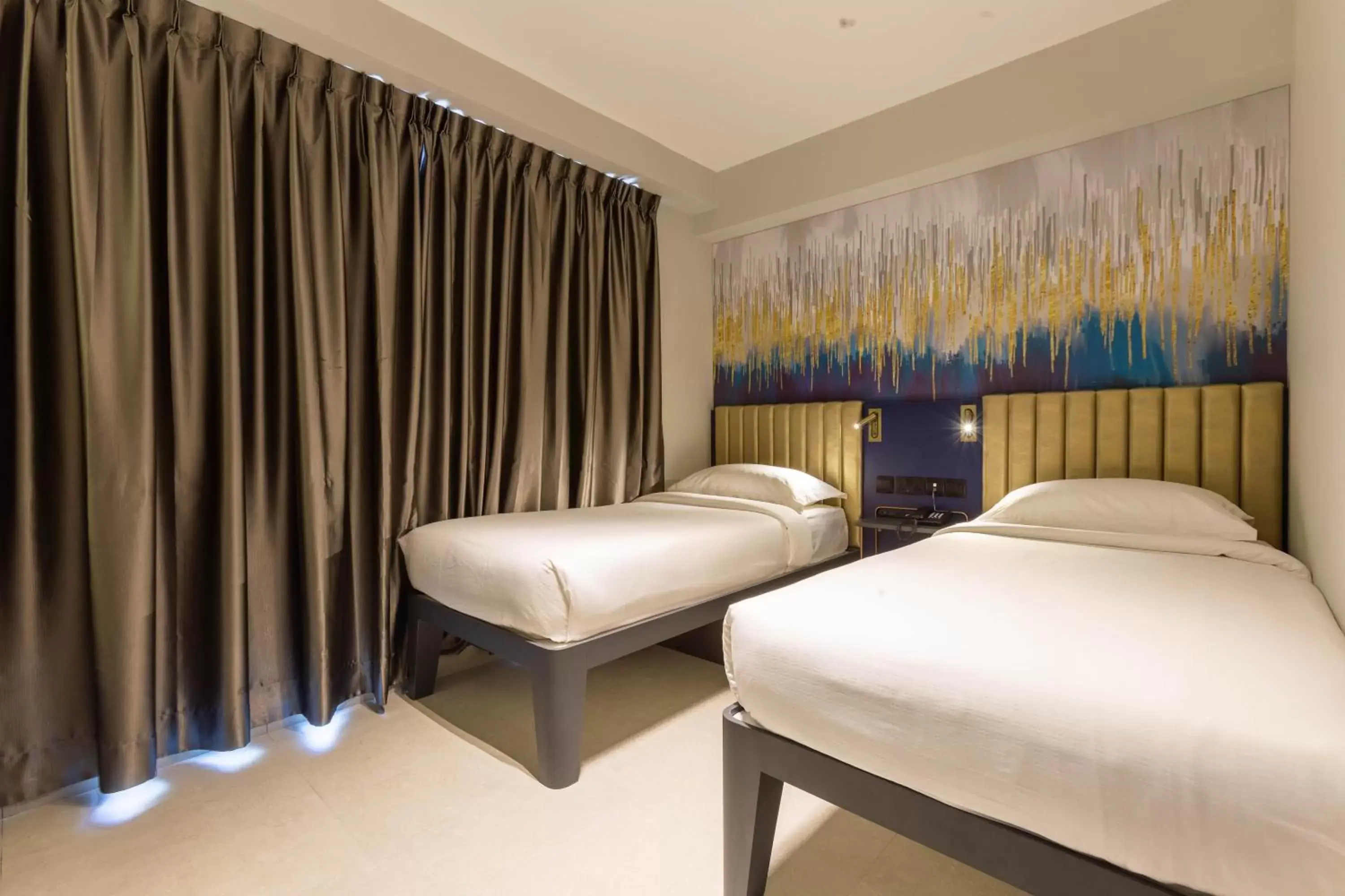 Photo of the whole room, Bed in ibis budget Singapore Gold