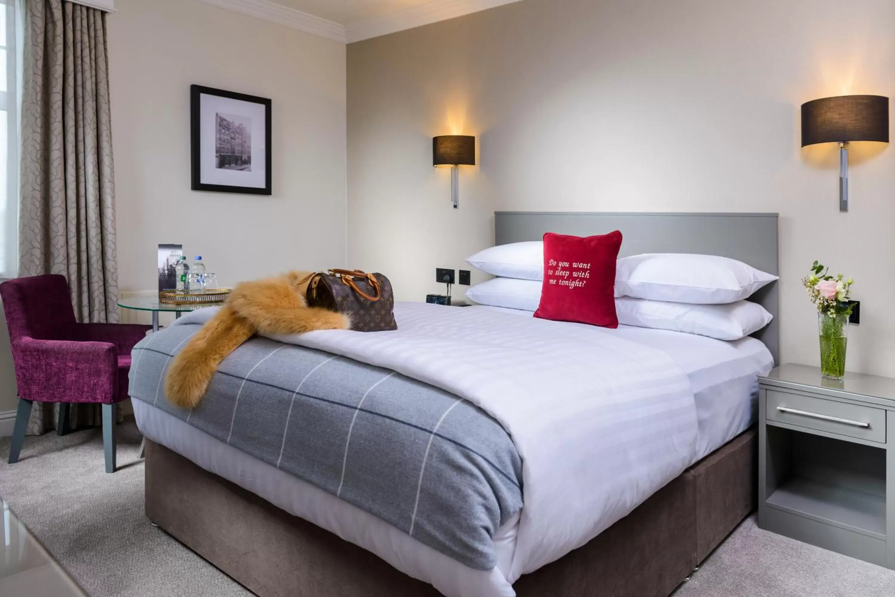 Bedroom, Bed in The Metropole Hotel Cork