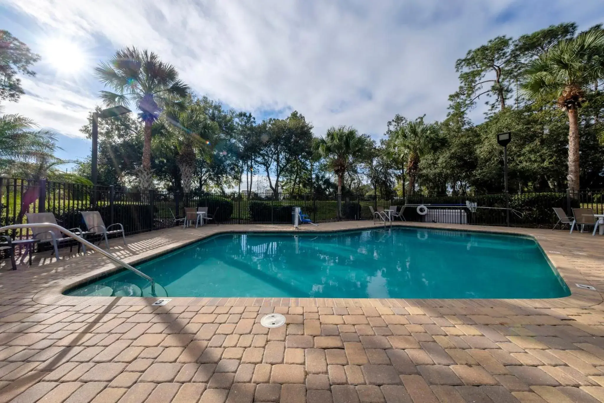 Swimming Pool in Red Roof Inn Tampa - Brandon