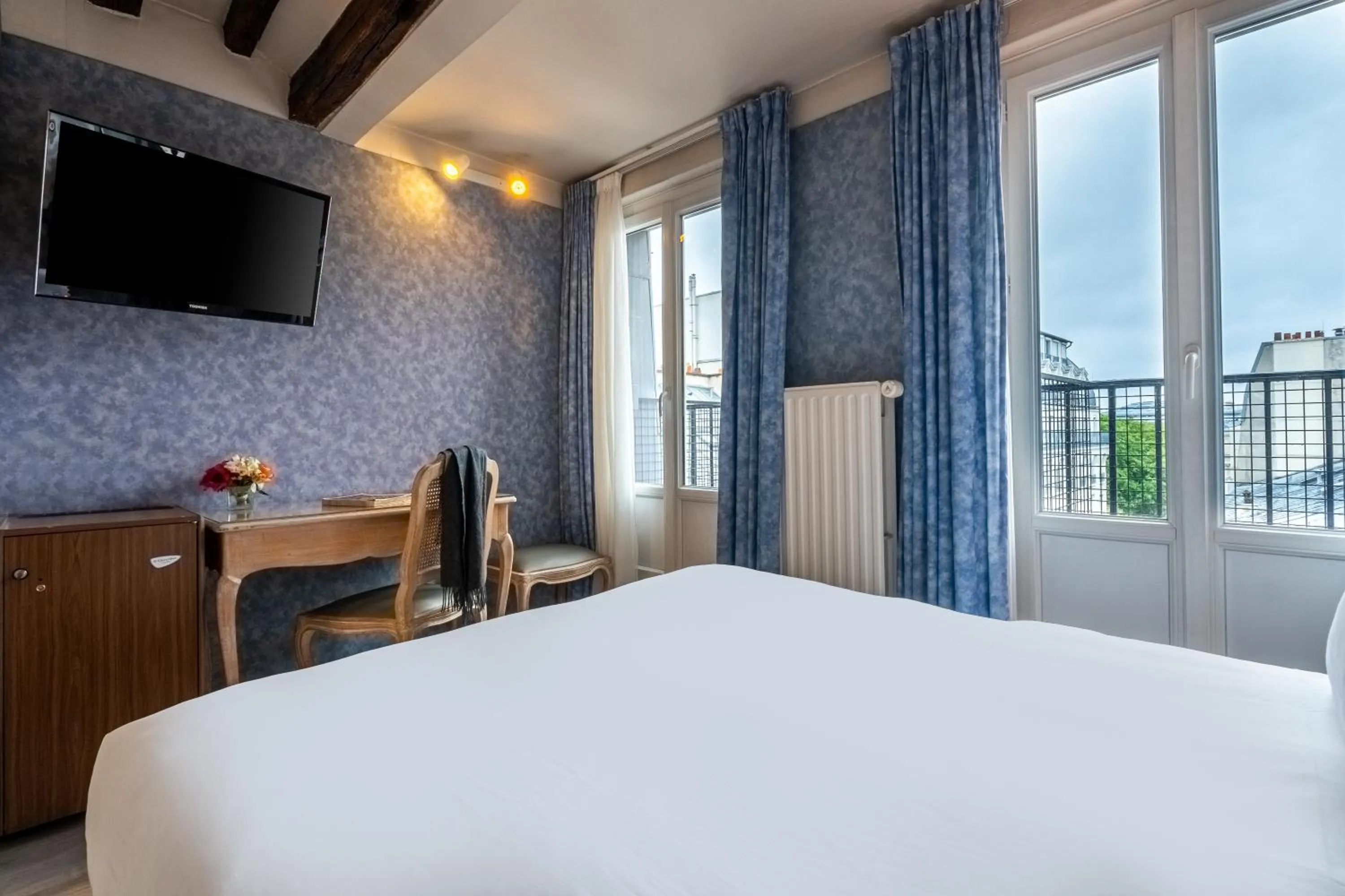 Bedroom, Bed in Hôtel Baudelaire Opéra