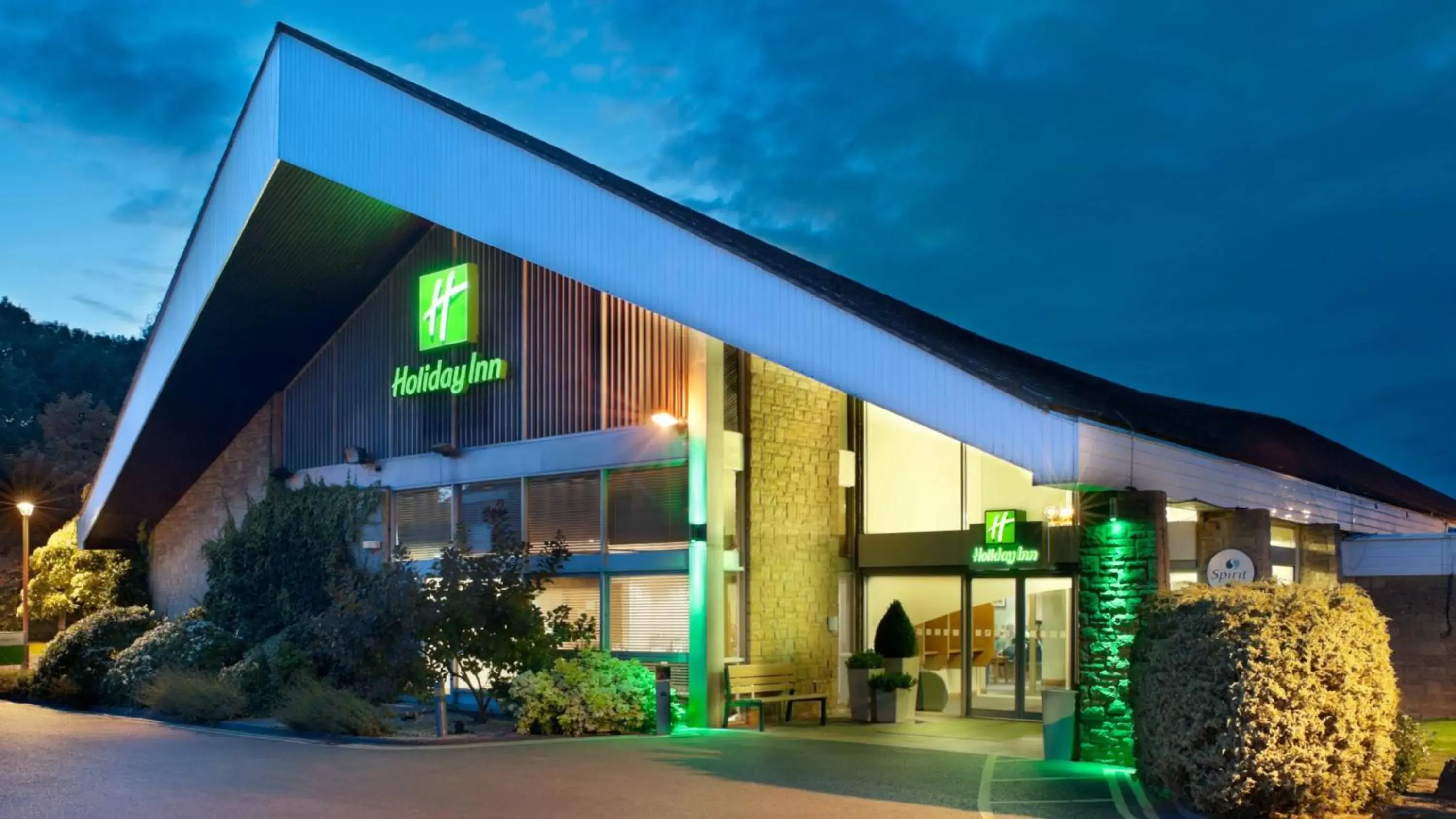 Property building in Holiday Inn Swindon by IHG Property building in Holiday Inn Swindon by IHG