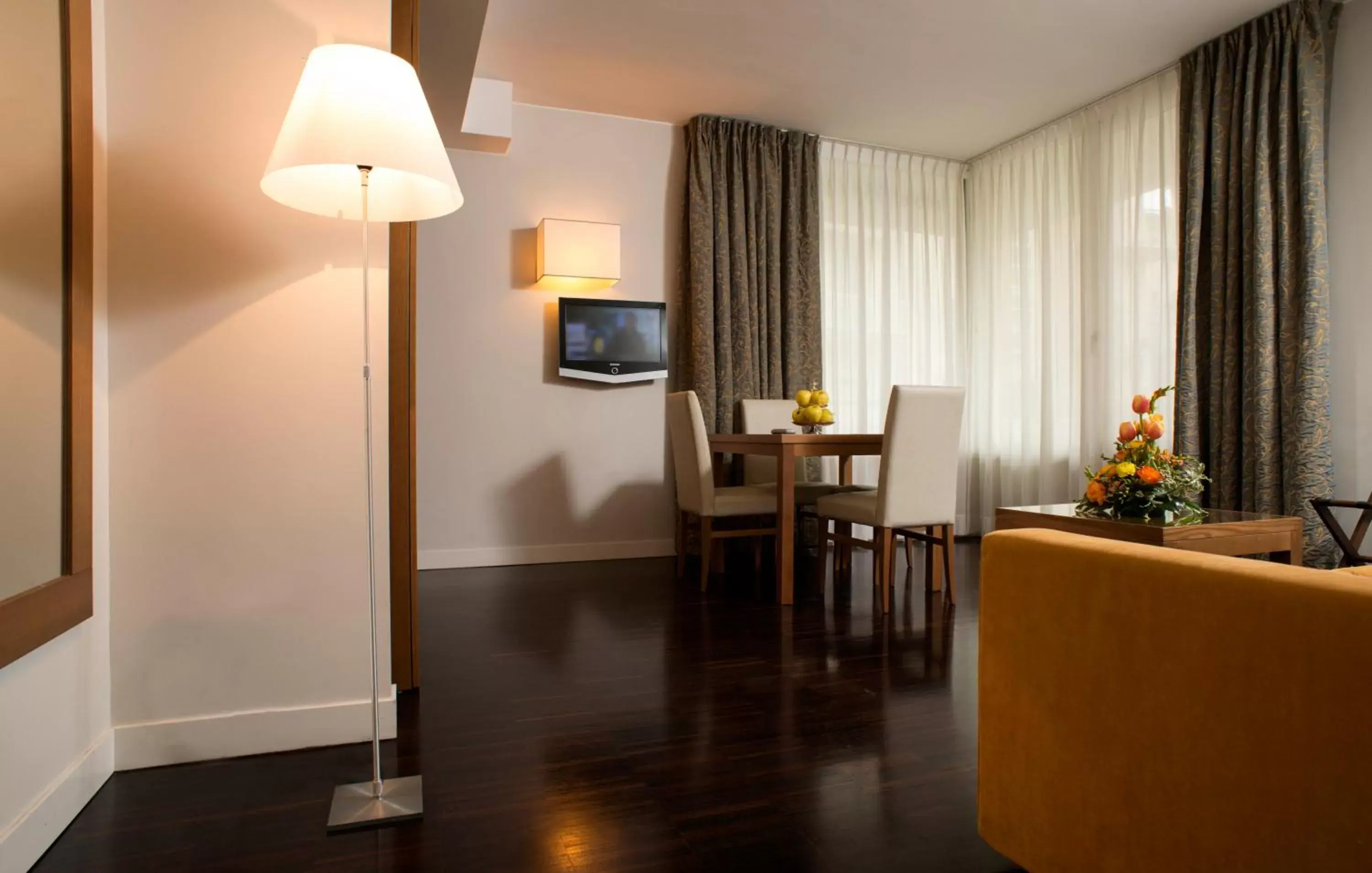 Photo of the whole room in National Hotel Photo of the whole room in National Hotel