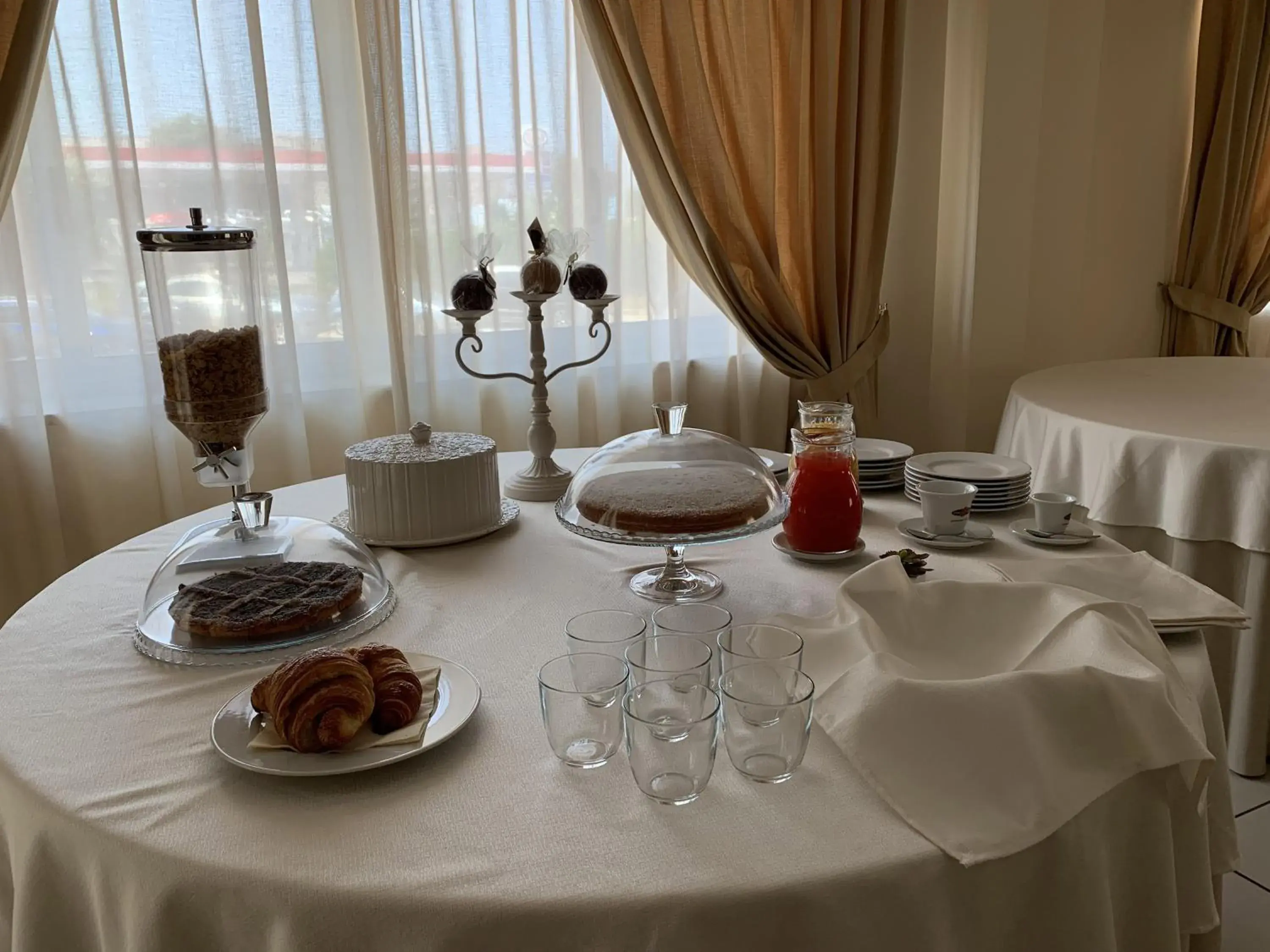 Food and drinks in Hotel Palace Gioia Tauro