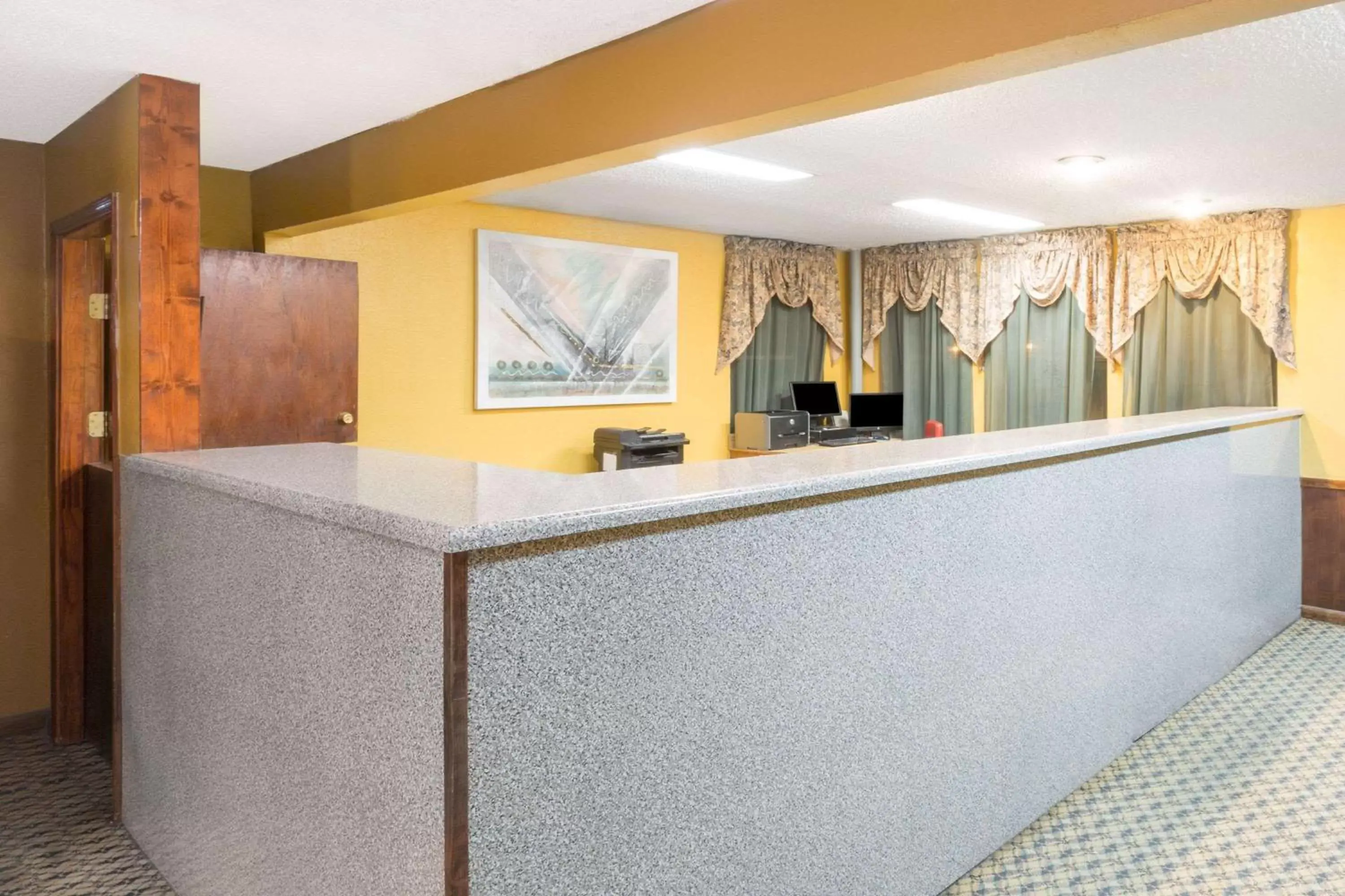 Lobby or reception, Lobby/Reception in Super 8 by Wyndham Bossier City/Shreveport Area