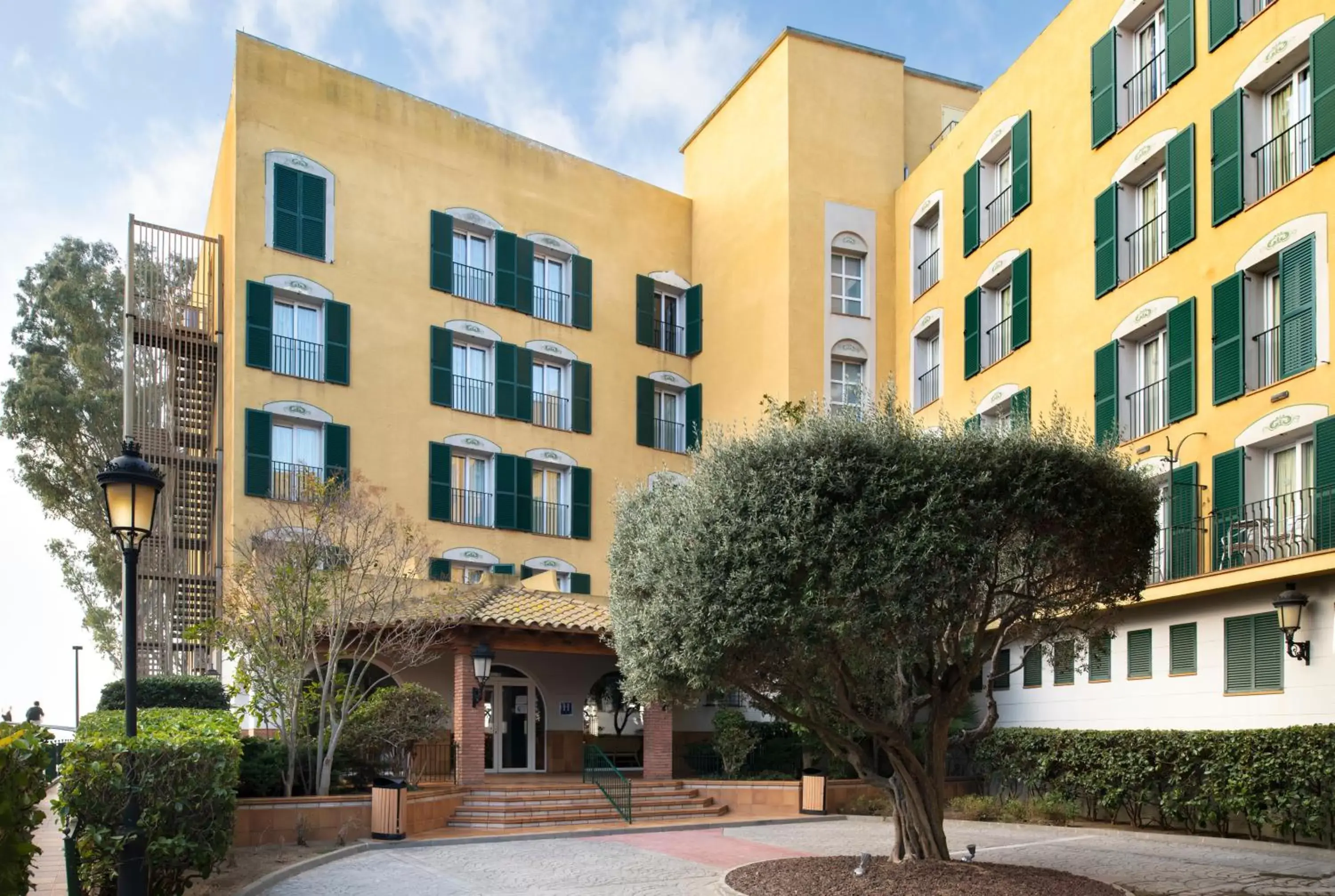 Facade/entrance, Property Building in Hotel Roses Platja