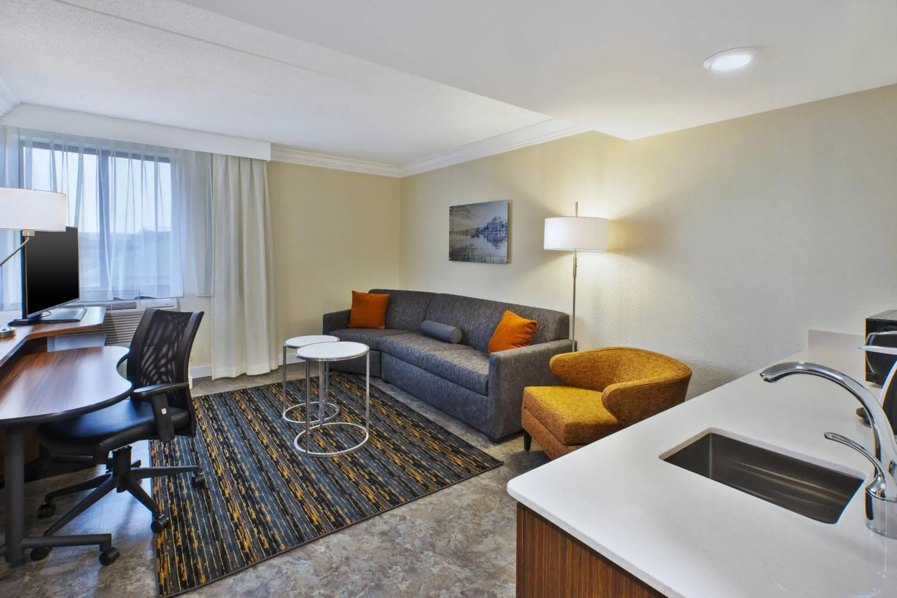 Living room, Seating Area in Fairfield by Marriott Inn & Suites Herndon Reston