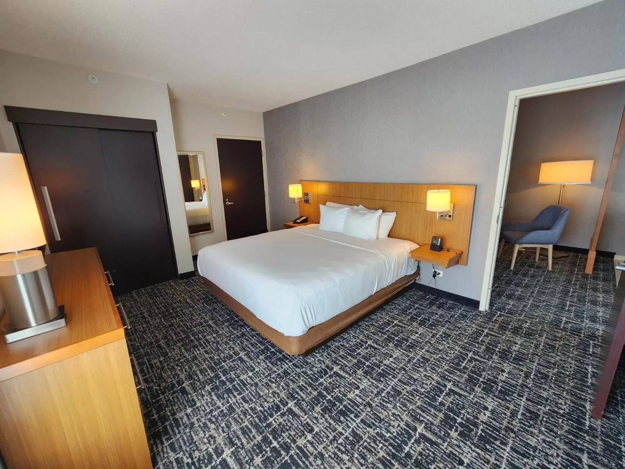 Bed in Hyatt Place at The Hollywood Casino Pittsburgh South