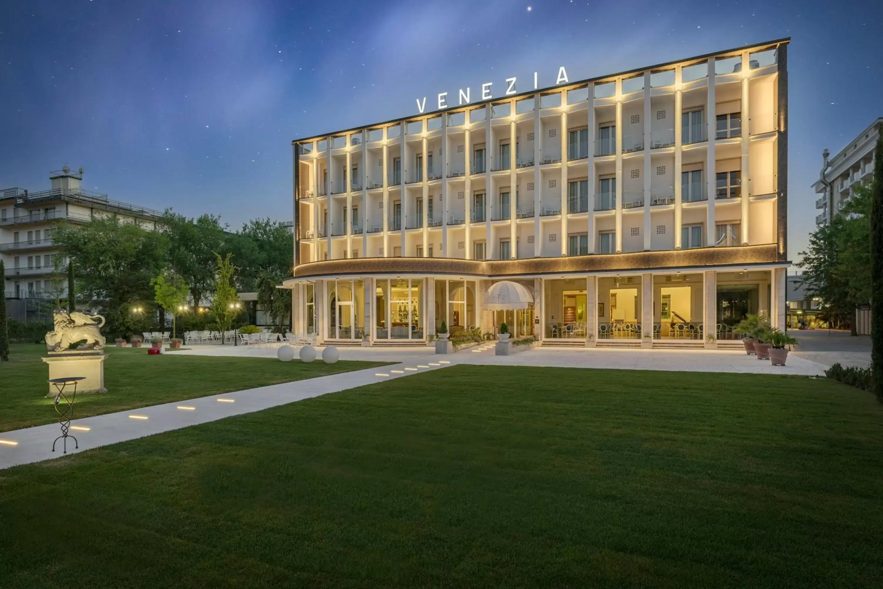 Facade/entrance, Property Building in Hotel Terme Venezia