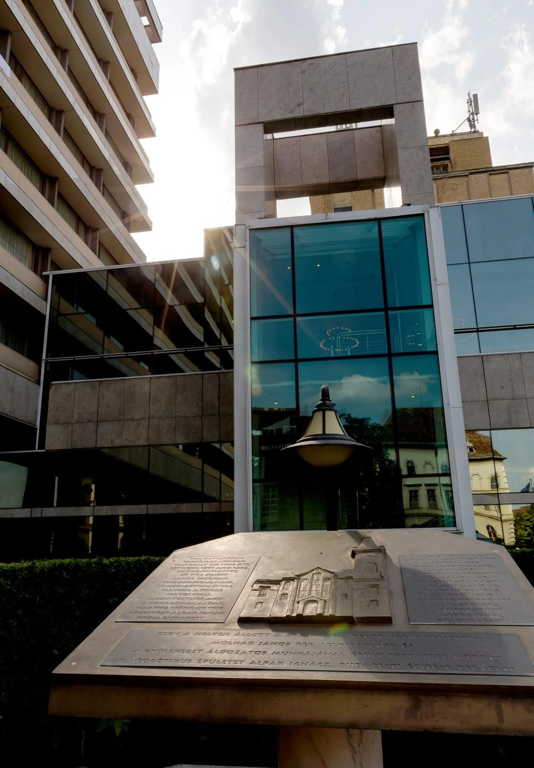 Facade/entrance in Hotel Aro Palace