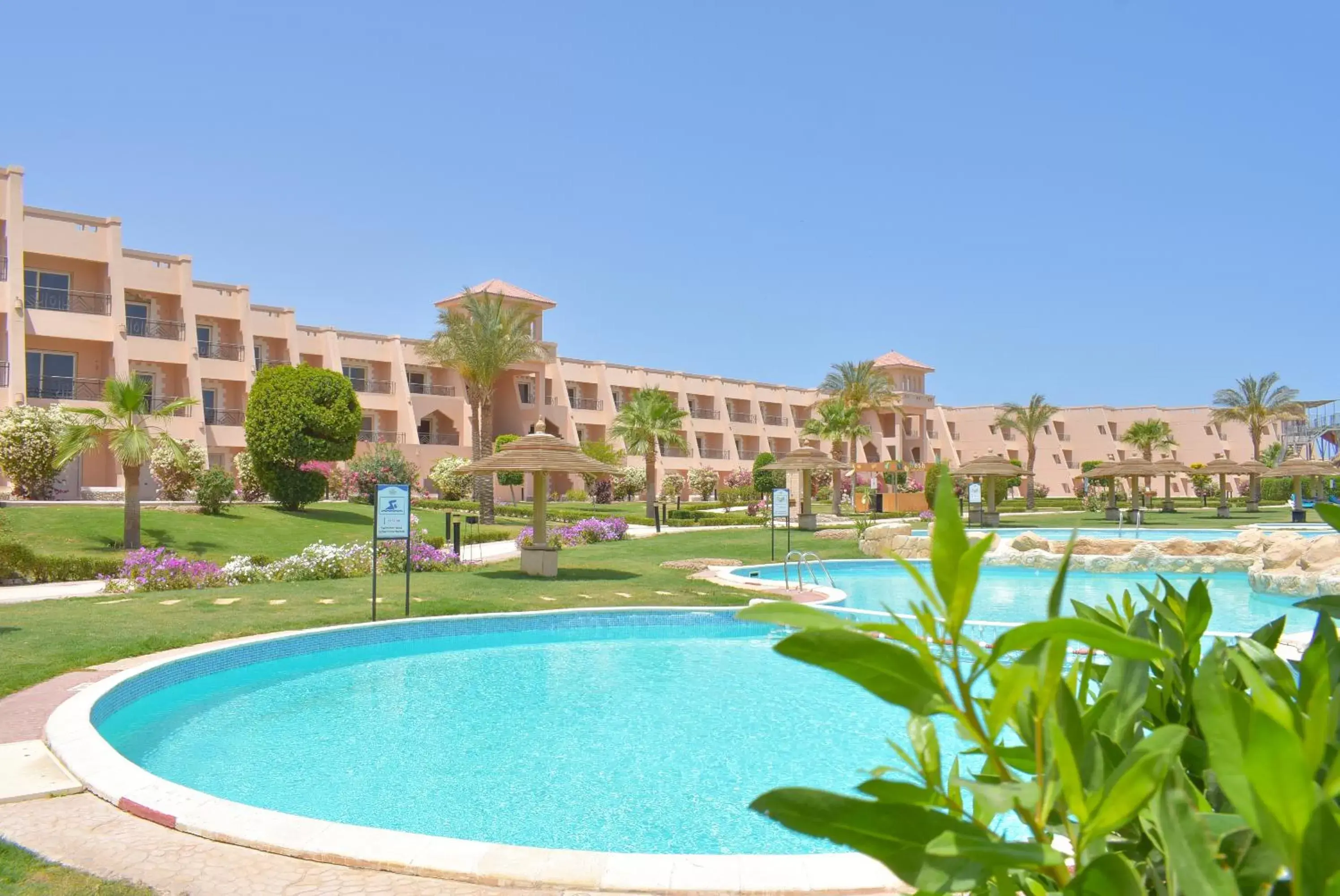 Swimming Pool in Jasmine Palace Resort