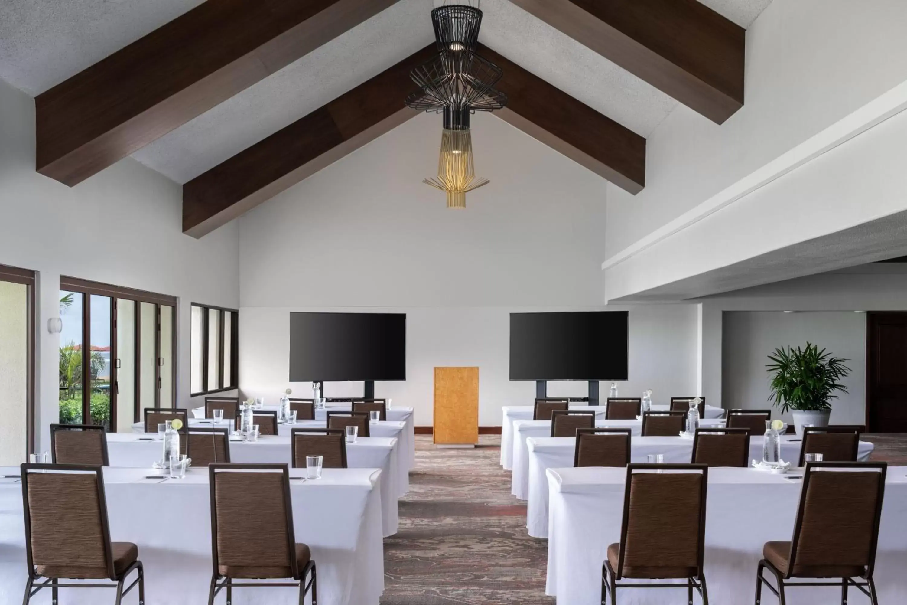 Meeting/conference room in Sheraton Kauai Coconut Beach Resort