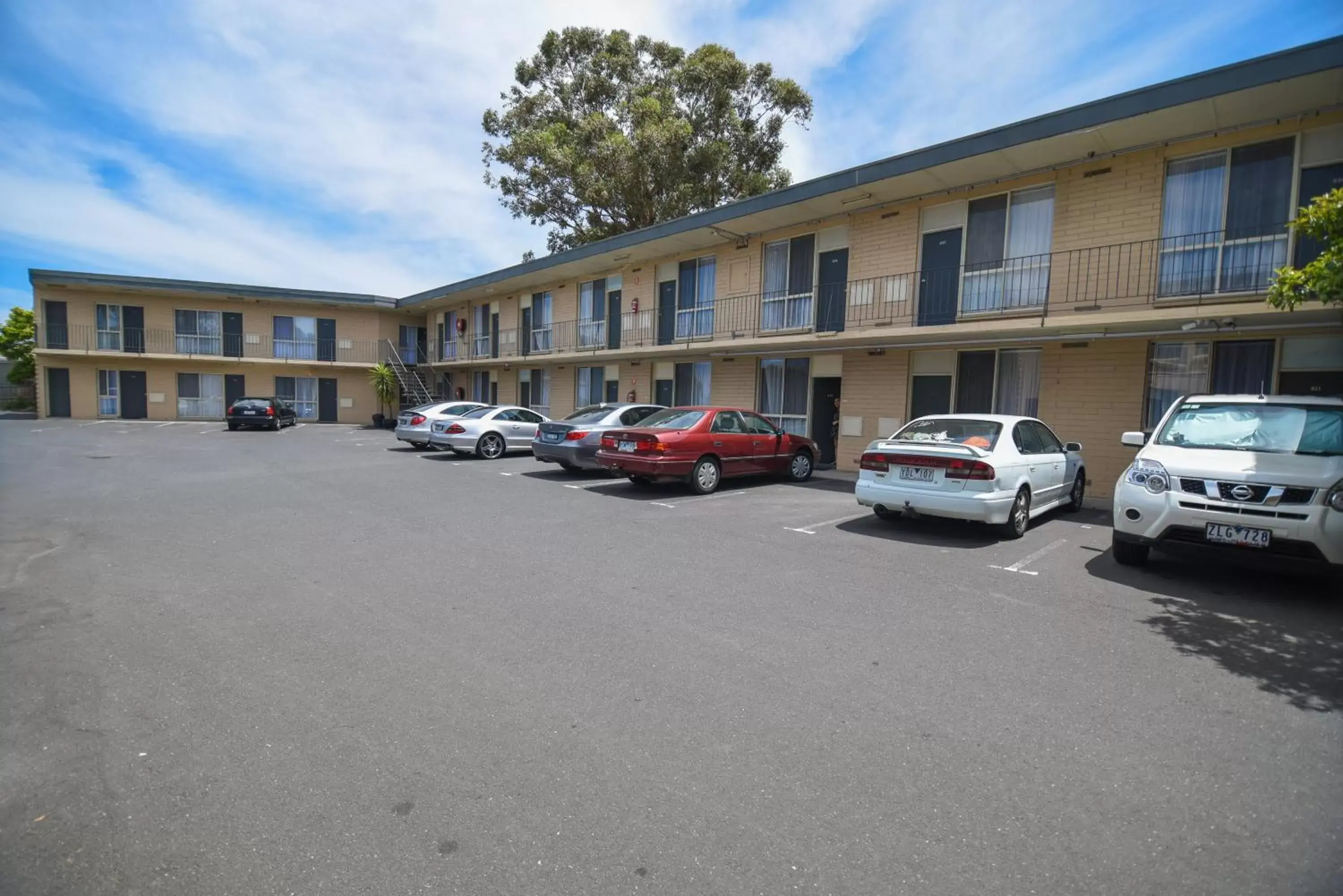 Property building in Dandenong Motel Property building in Dandenong Motel