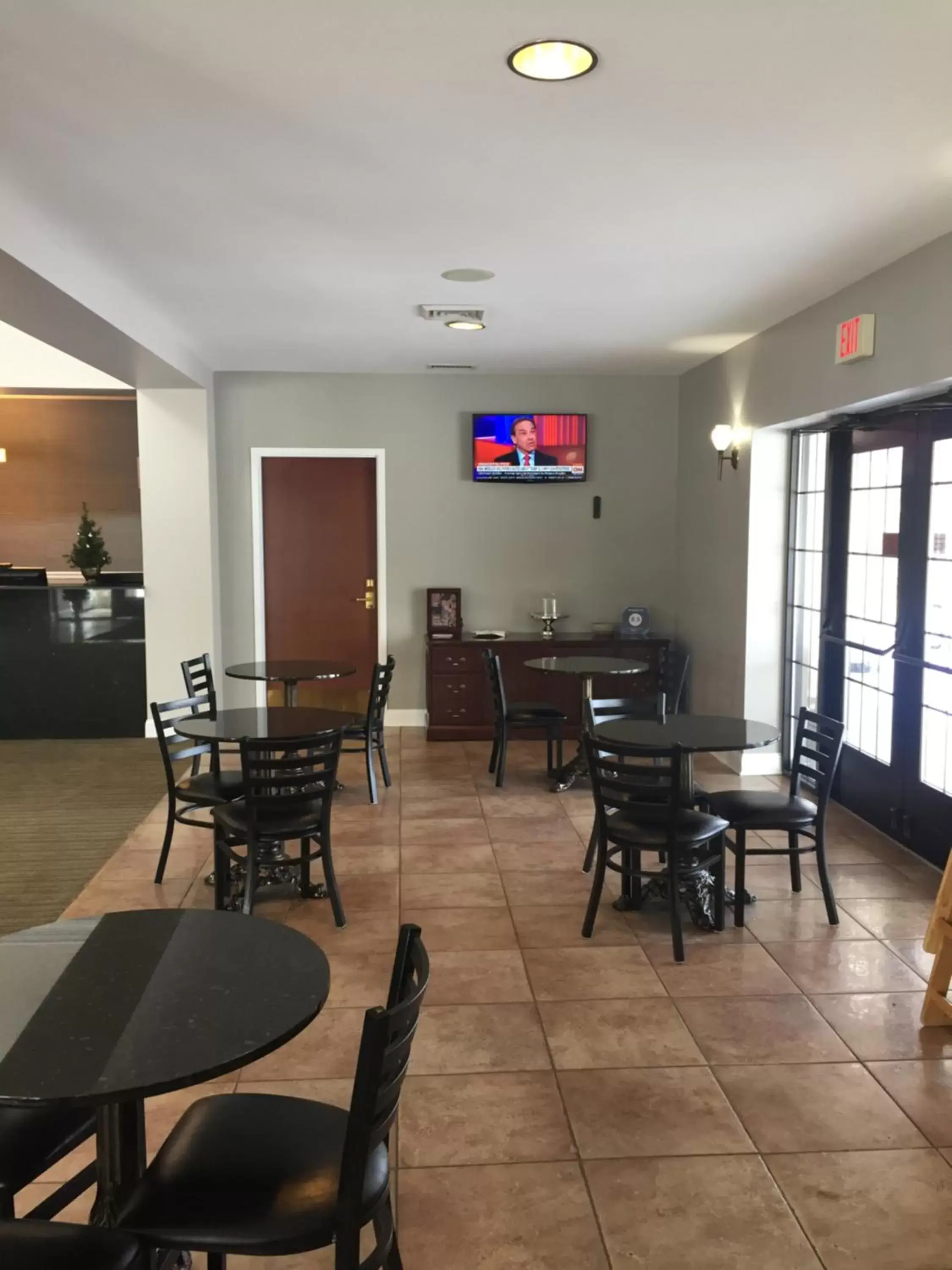Lobby or reception, Restaurant/Places to Eat in Belvedere Inn Schenectady - Albany