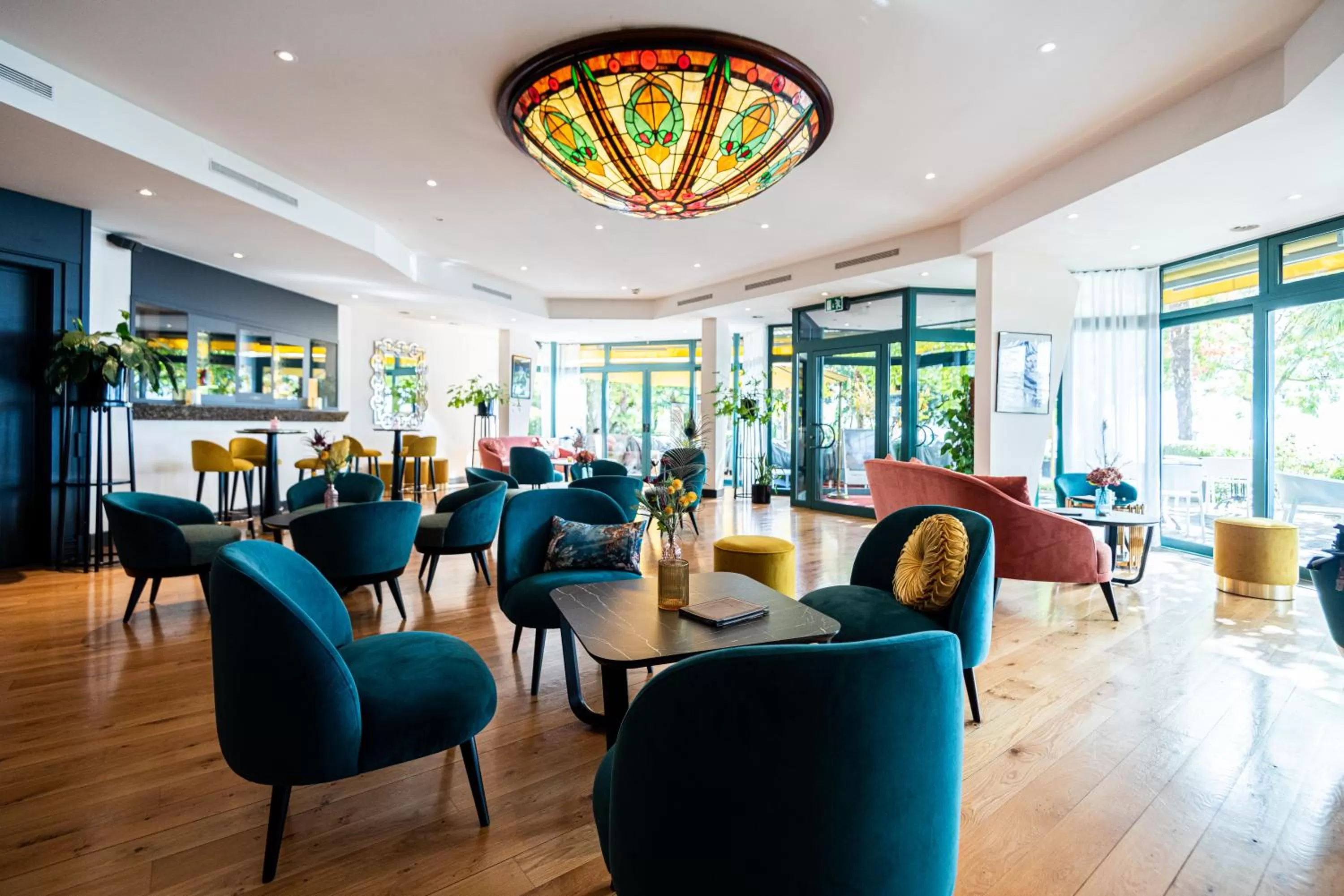 Restaurant/places to eat in Royal Plaza Montreux