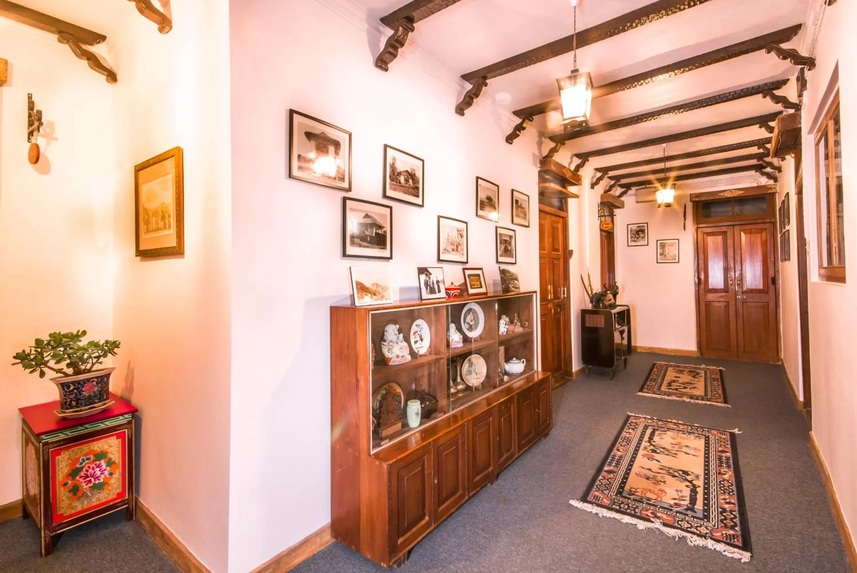 On-site shops in Netuk House a heritage boutique stay