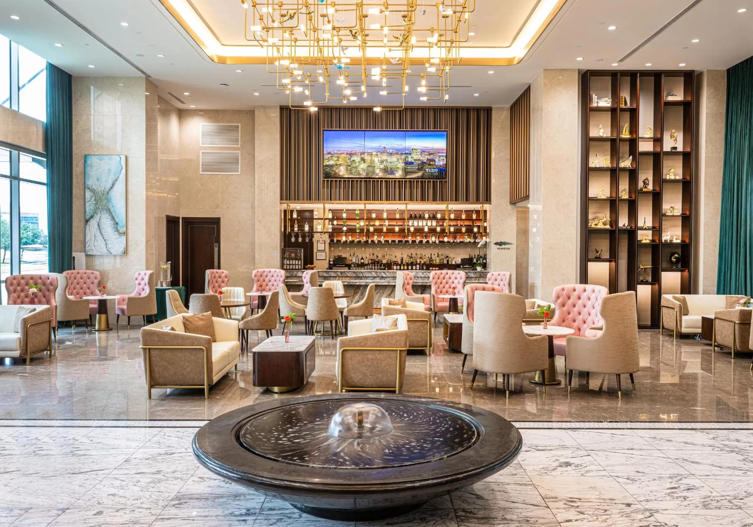 Lobby or reception in Blossom Hotel Houston, Curio Collection by Hilton
