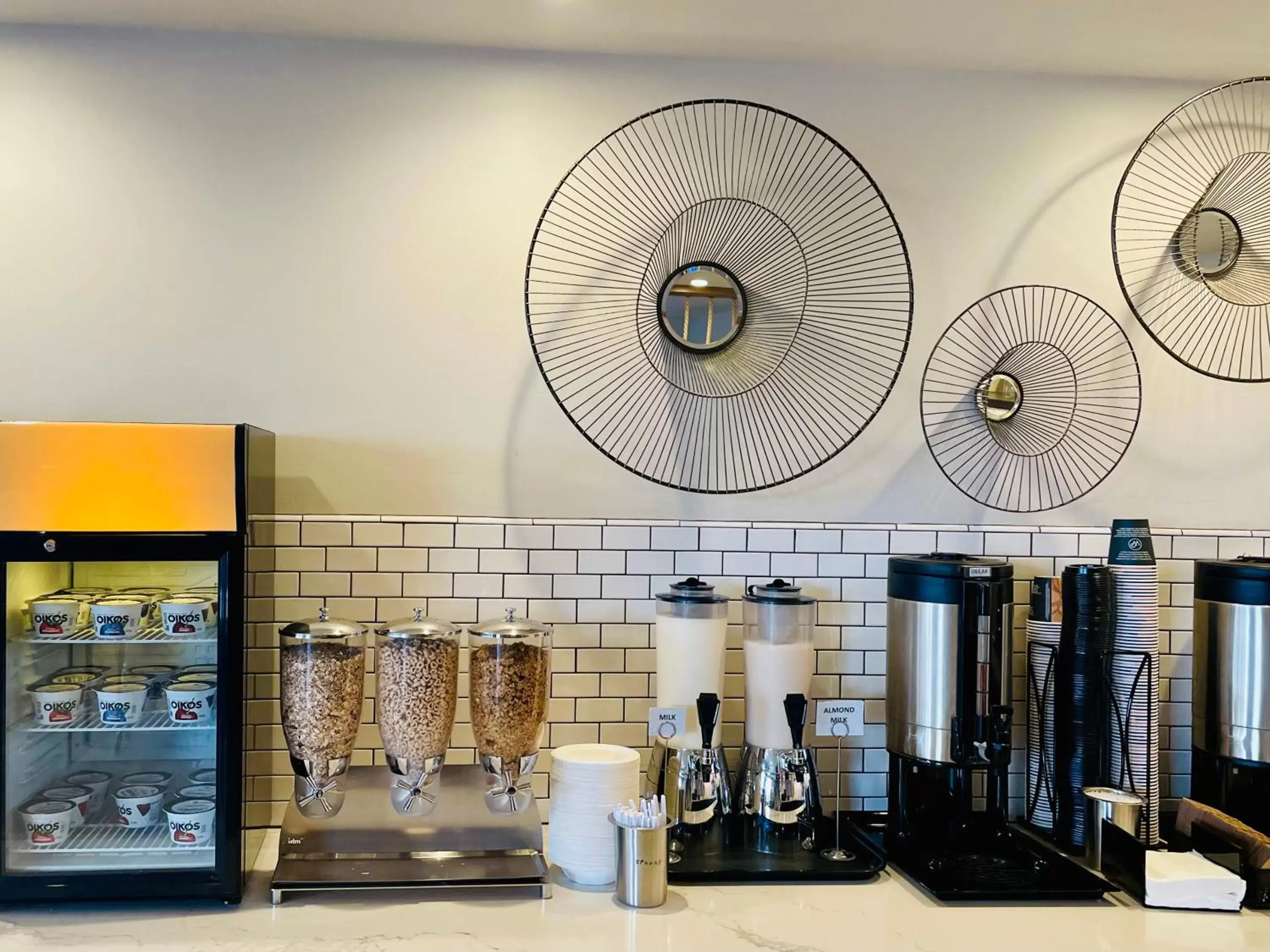 Breakfast in Beachside Inn Breakfast in Beachside Inn